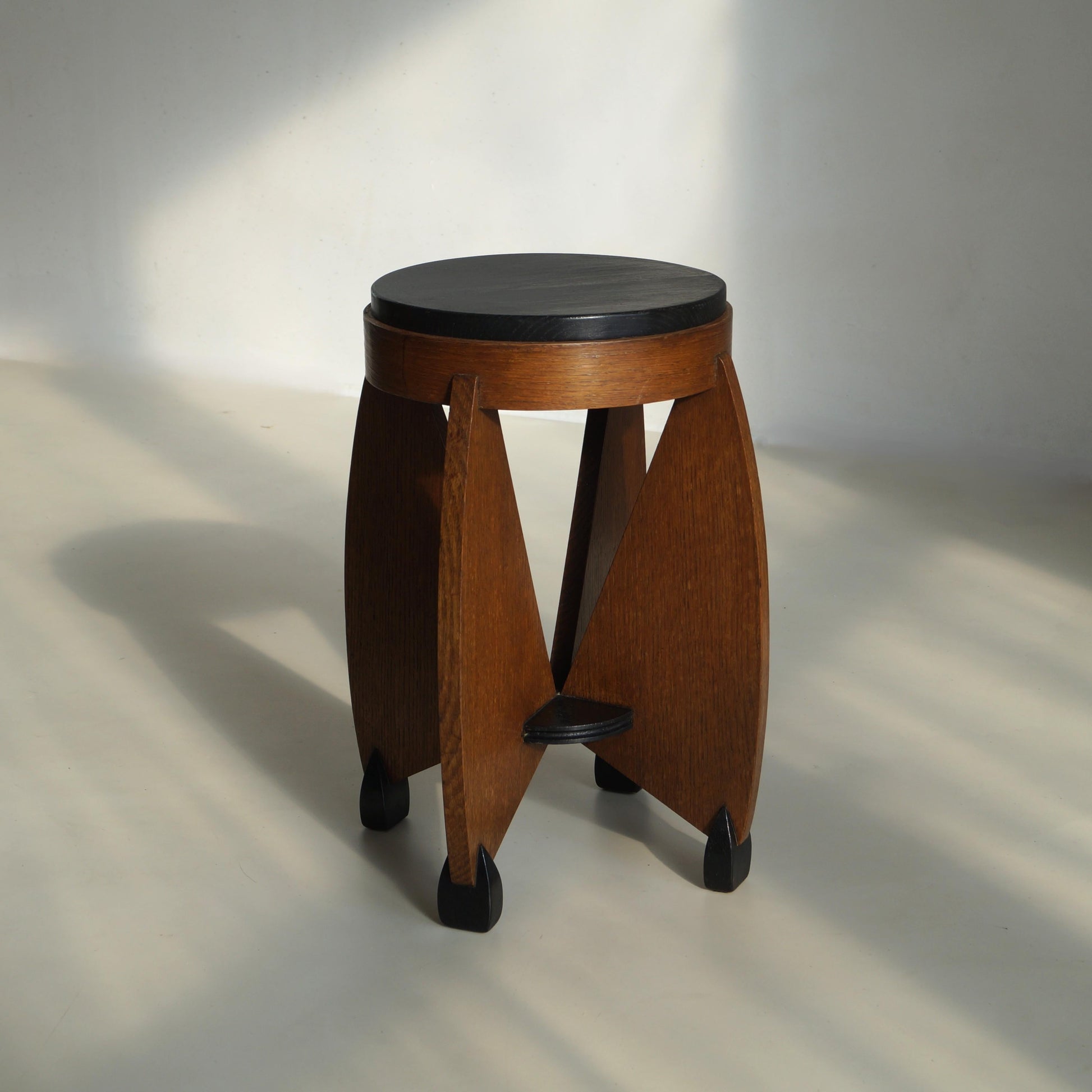 Dutch Art Deco Curvy Amsterdam School Accent Table by J.J. Zijfers, 1920s End Tables