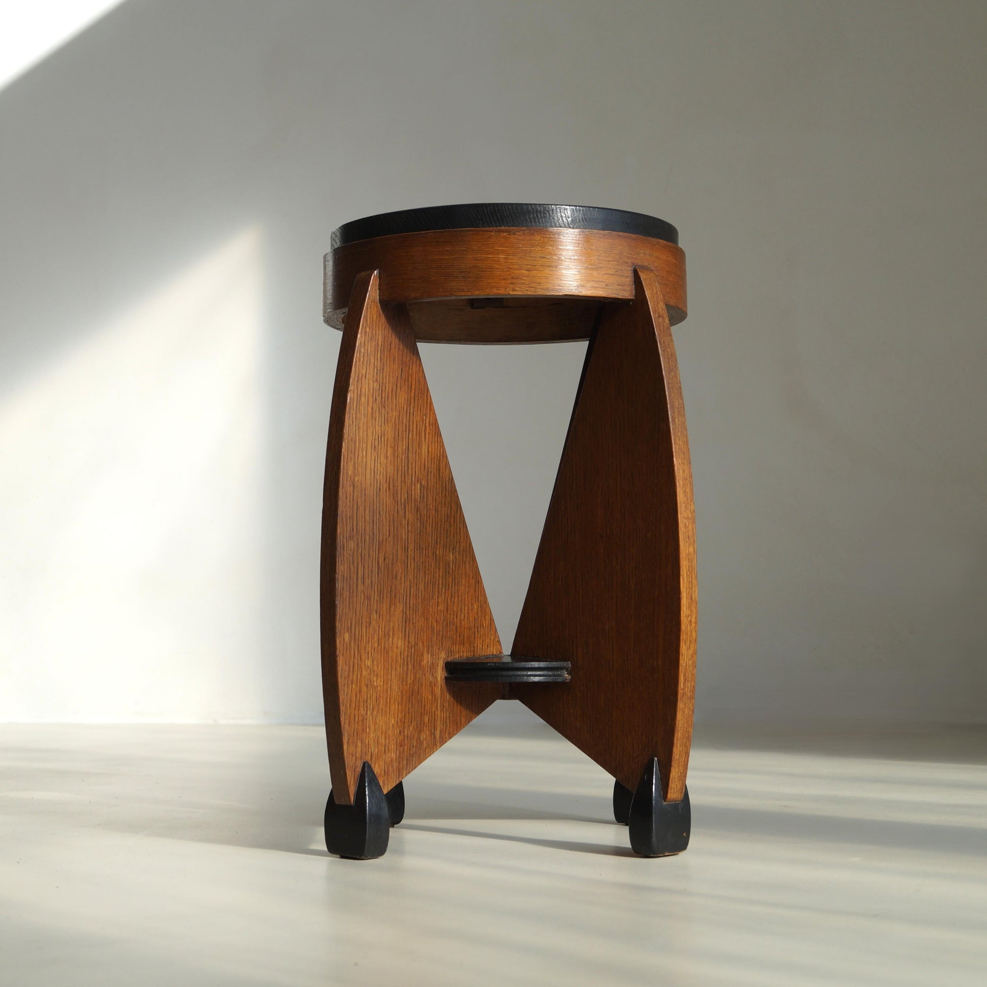 Dutch Art Deco Curvy Amsterdam School Accent Table by J.J. Zijfers, 1920s End Tables