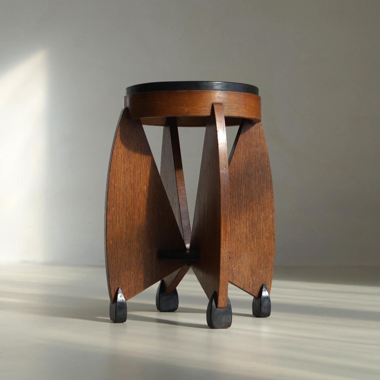 Dutch Art Deco Curvy Amsterdam School Accent Table by J.J. Zijfers, 1920s End Tables
