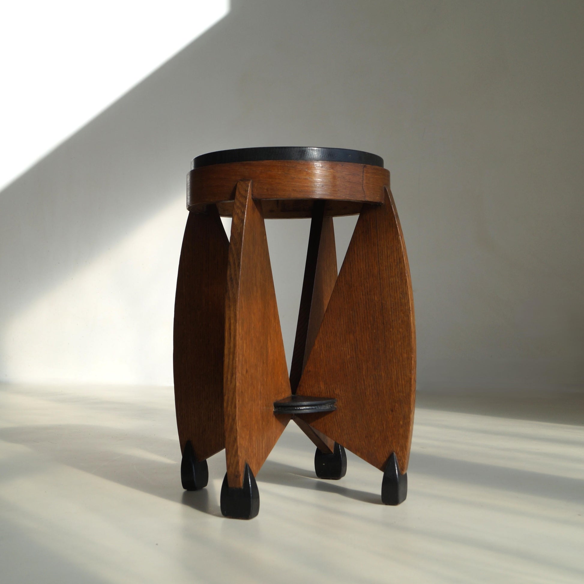 Dutch Art Deco Curvy Amsterdam School Accent Table by J.J. Zijfers, 1920s End Tables