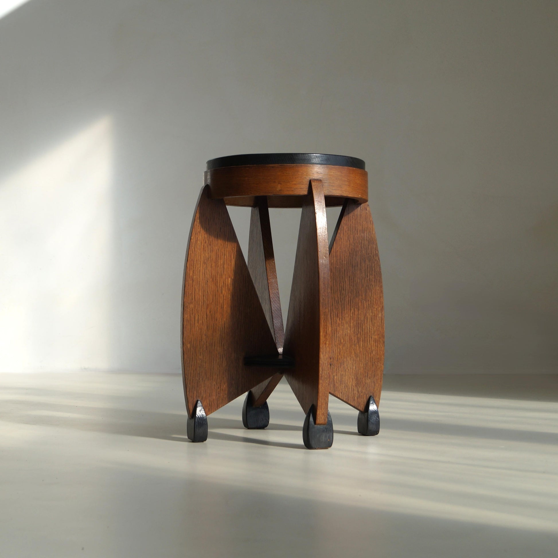 Dutch Art Deco Curvy Amsterdam School Accent Table by J.J. Zijfers, 1920s End Tables