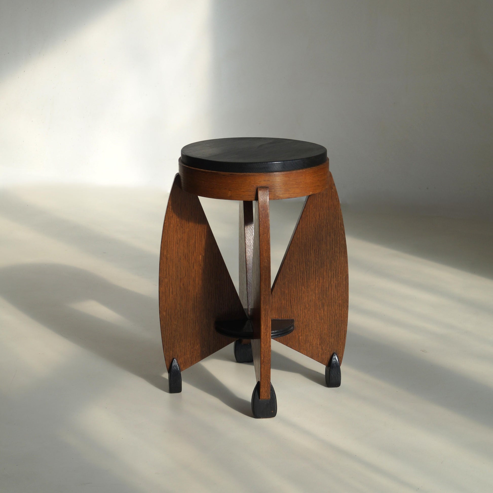 Dutch Art Deco Curvy Amsterdam School Accent Table by J.J. Zijfers, 1920s End Tables
