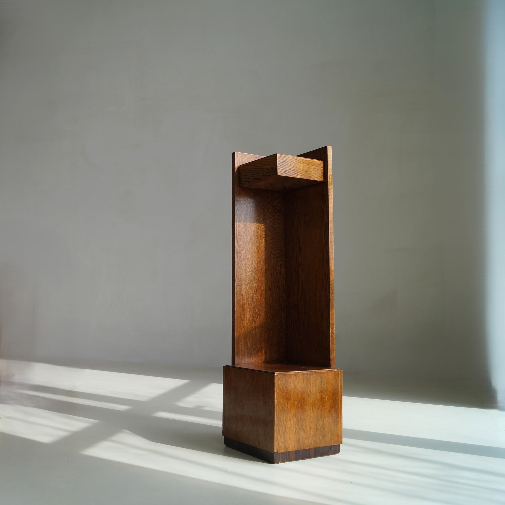 Dutch Art Deco Modernist Hague School Corner Pedestal, 1920s Pedestals