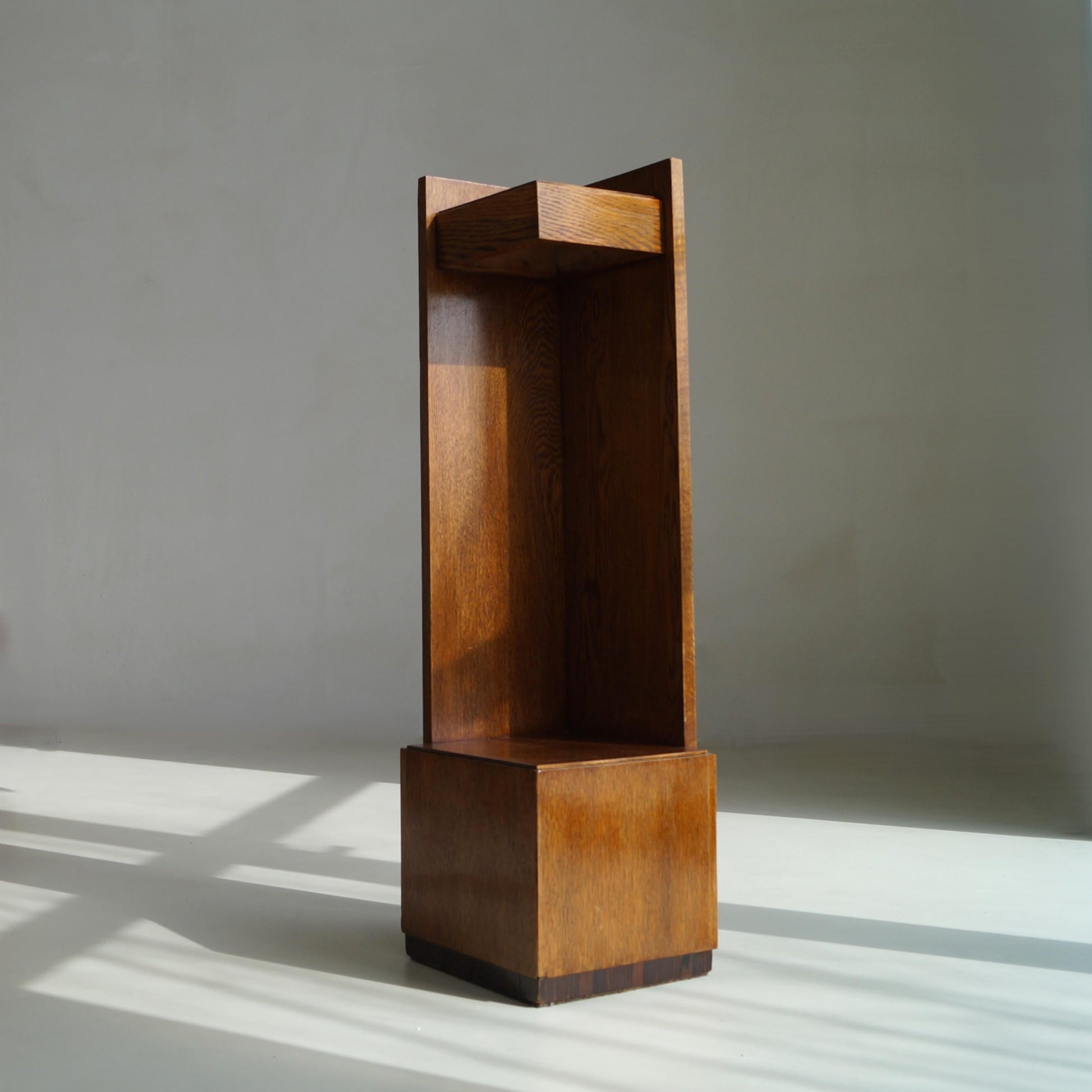 Dutch Art Deco Modernist Hague School Corner Pedestal, 1920s Pedestals