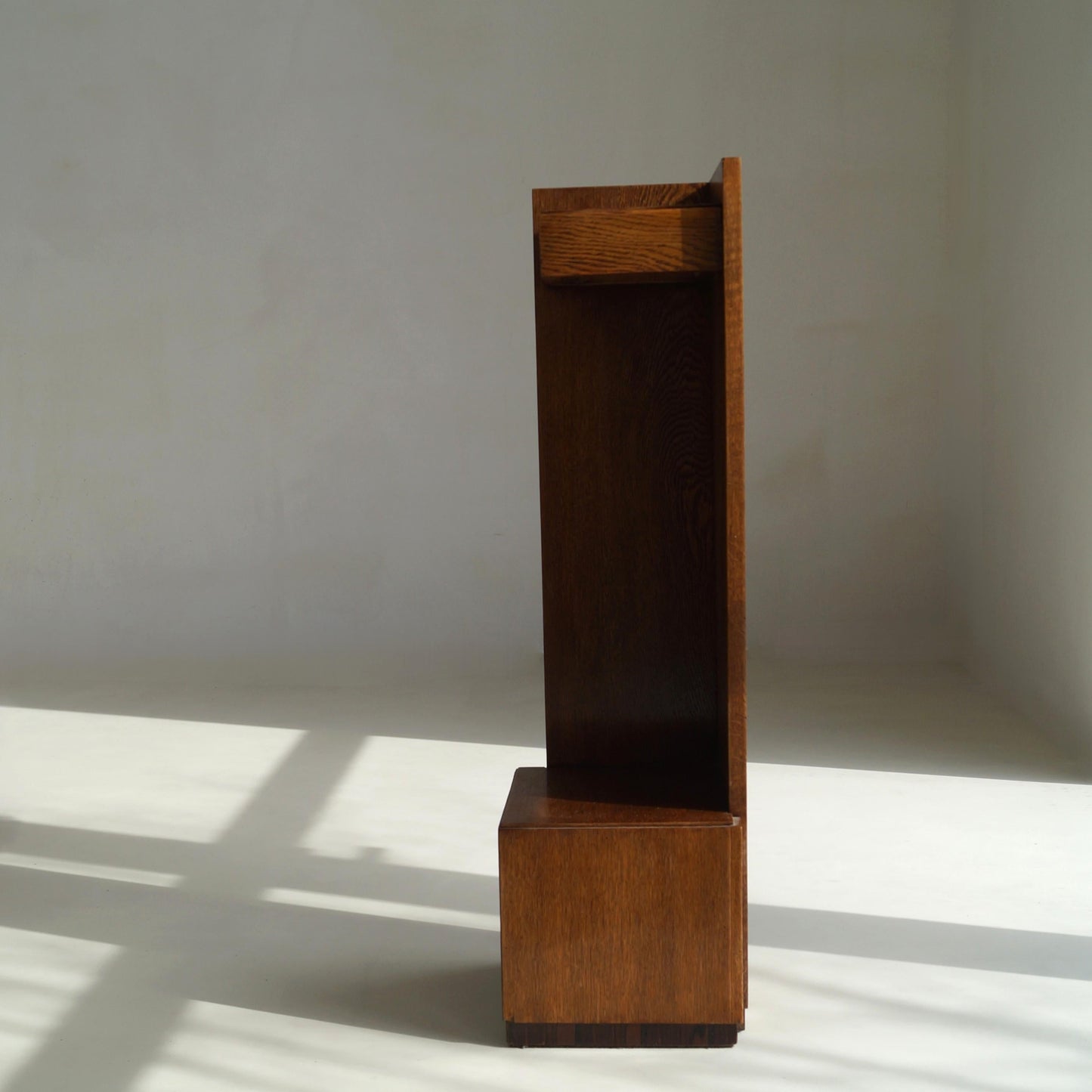 Dutch Art Deco Modernist Hague School Corner Pedestal, 1920s Pedestals