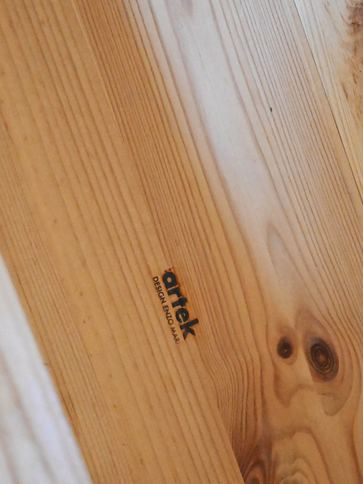 Enzo Mari chair for Artek, detail of the Artek maker stamp on the pine