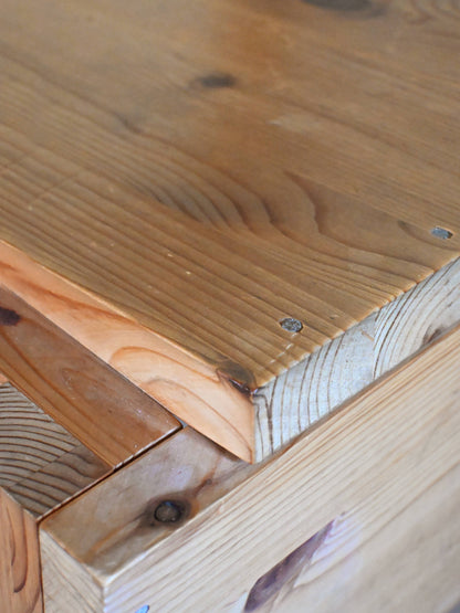 Enzo Mari chair for Artek, detail of the corner joinery and nail heads