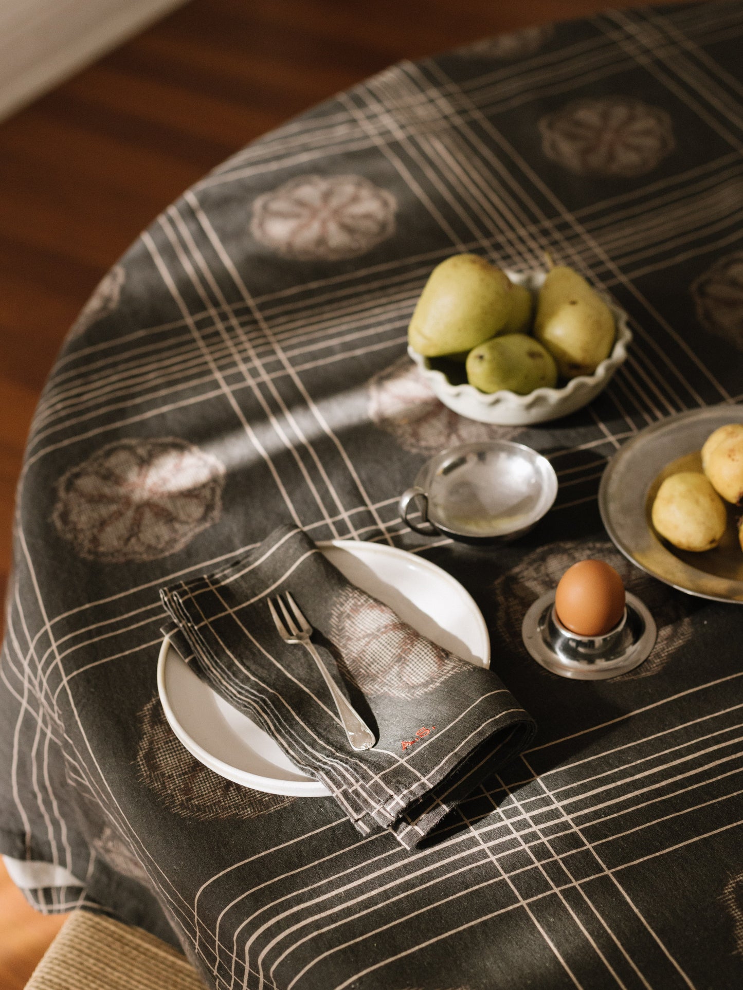 Eva Square Table Cloth Tablecloth