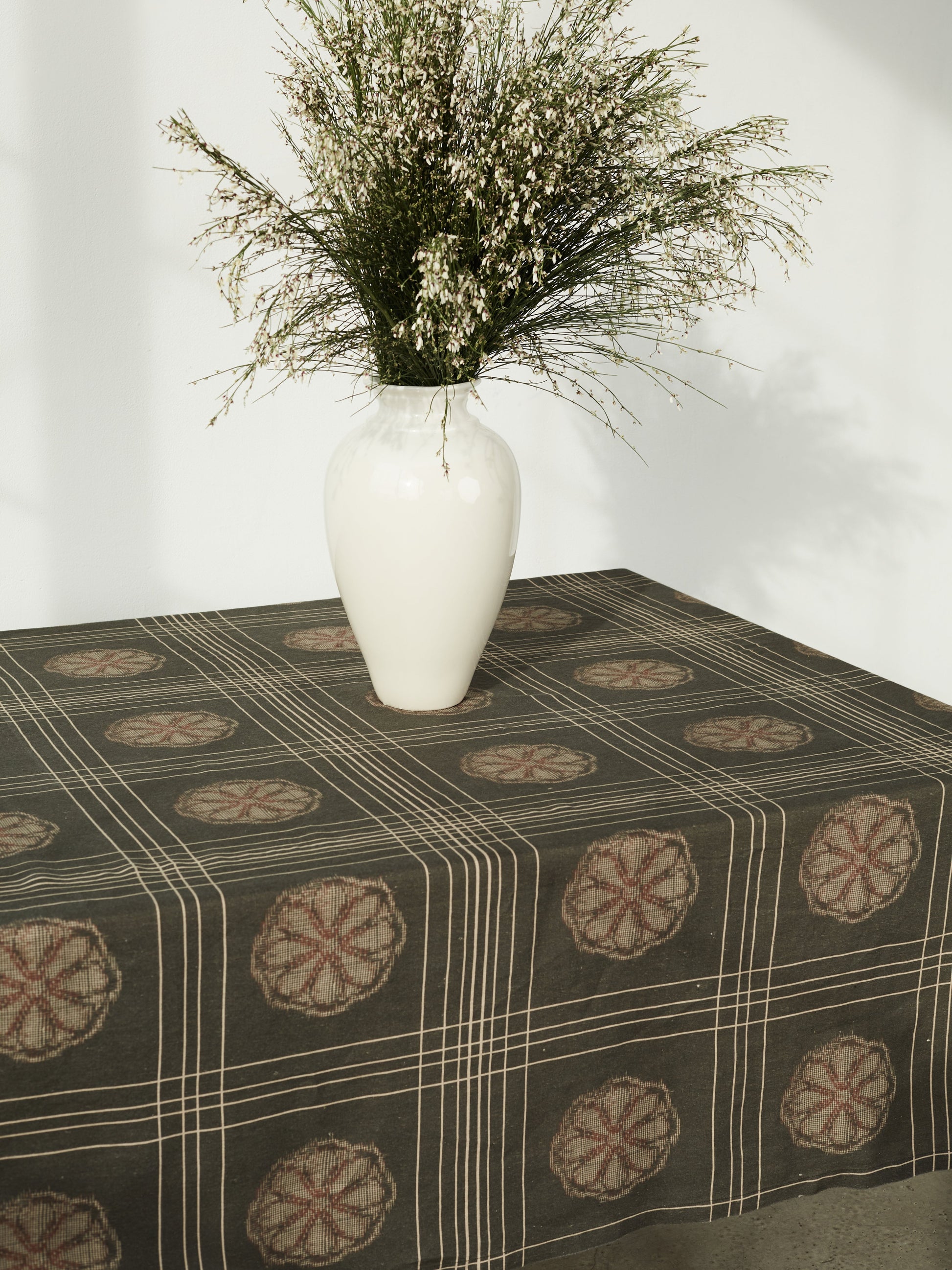 Eva Square Table Cloth Tablecloth