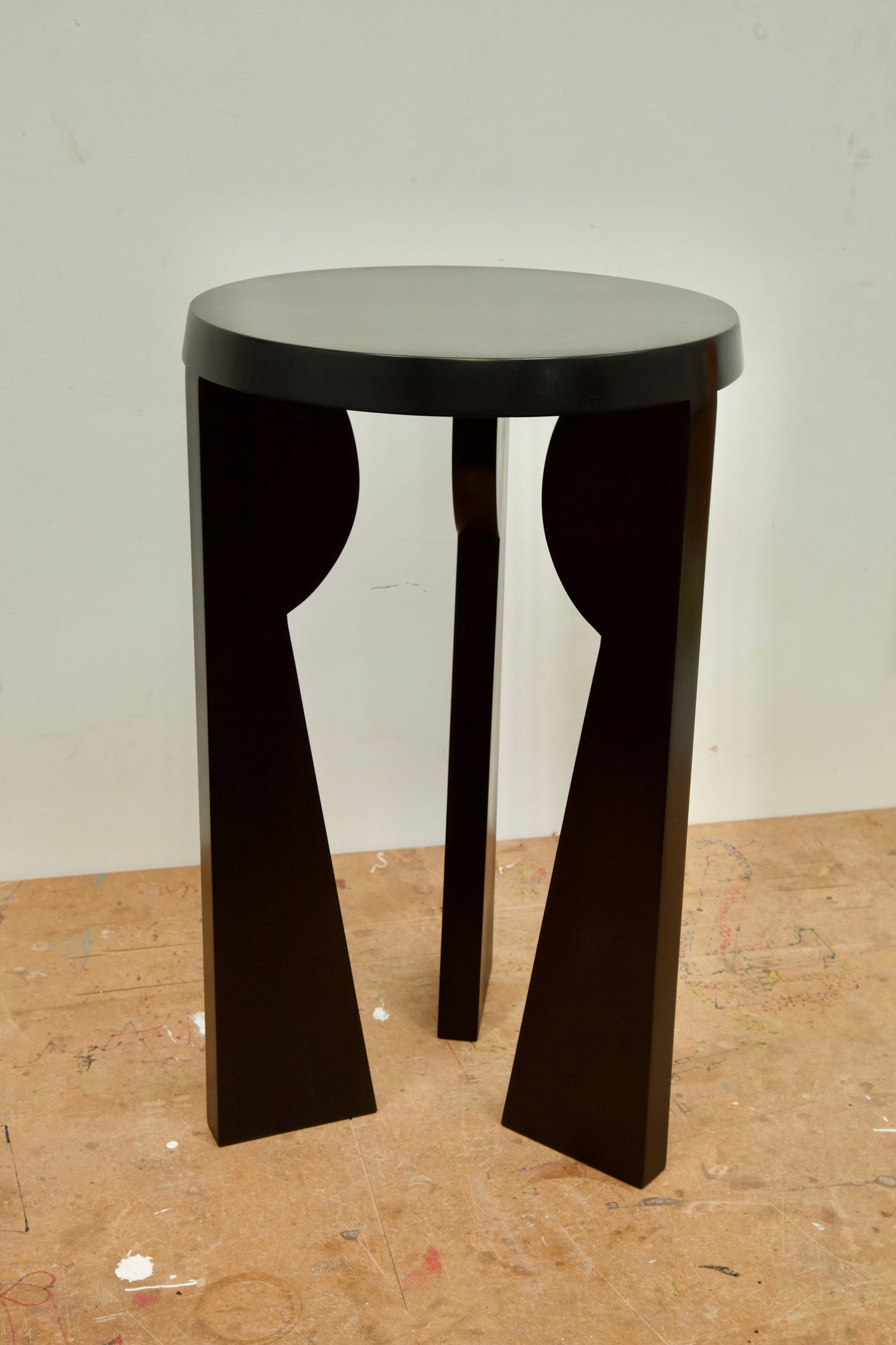 Figure Side Table 03 End Tables