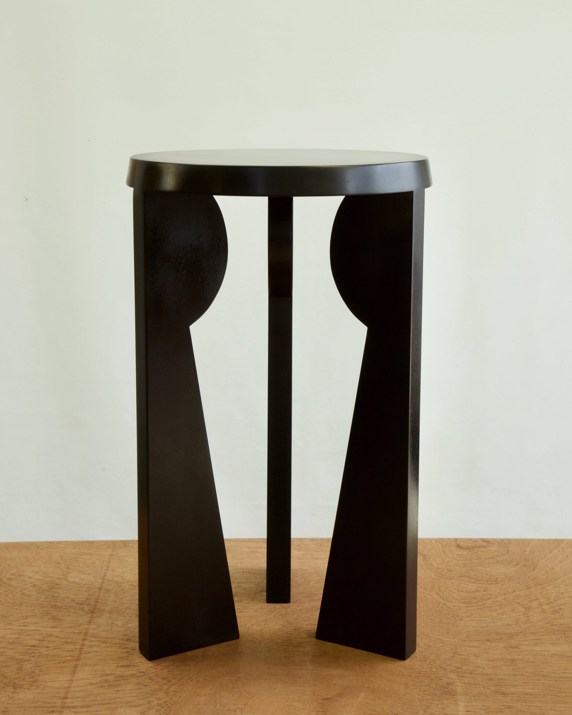Figure Side Table 03 End Tables