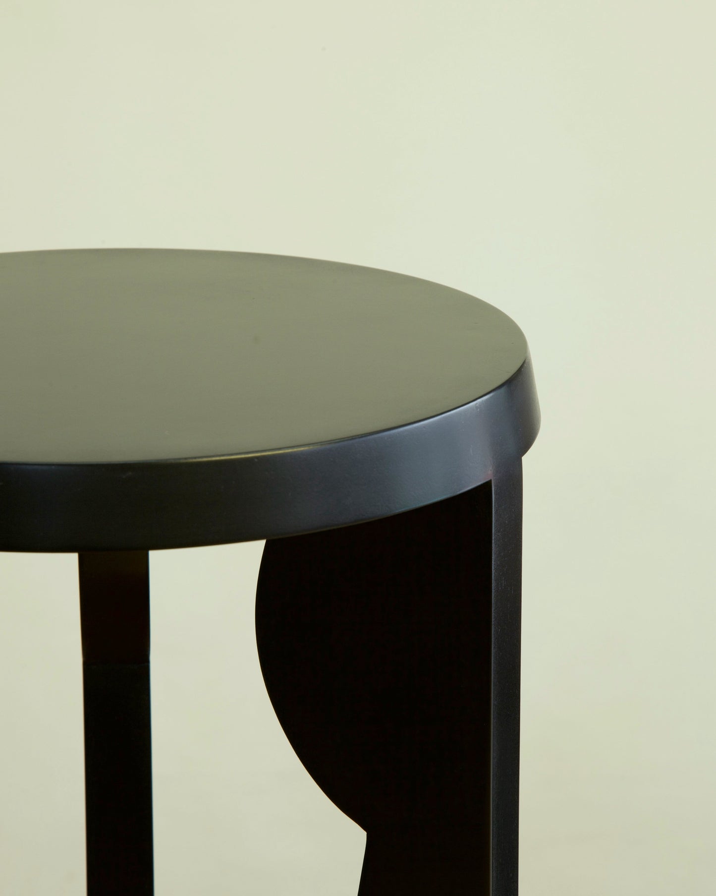 Figure Side Table 03 End Tables