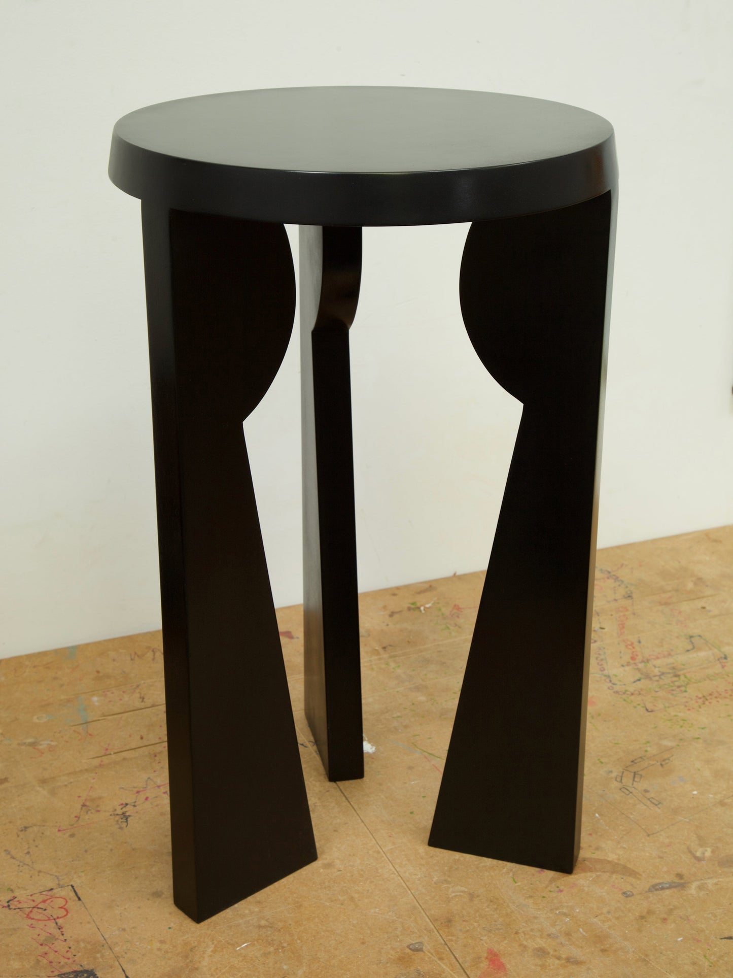 Figure Side Table 03 End Tables