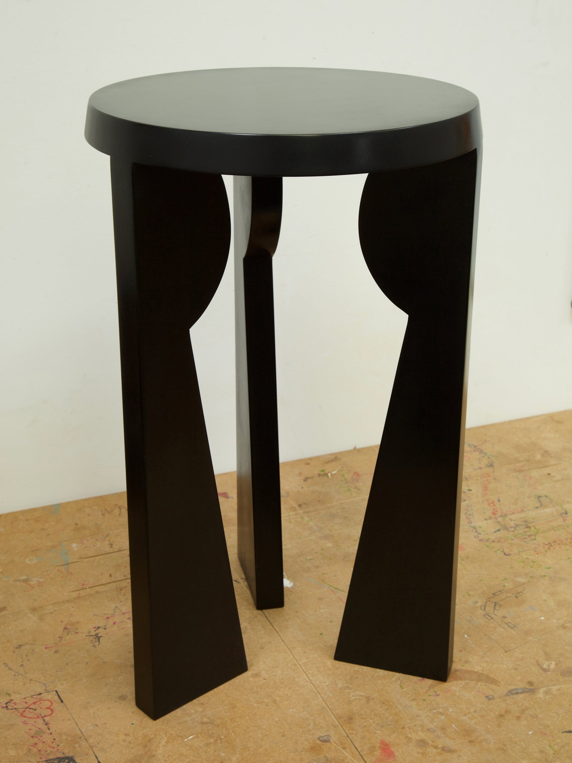 Figure Side Table 03 End Tables