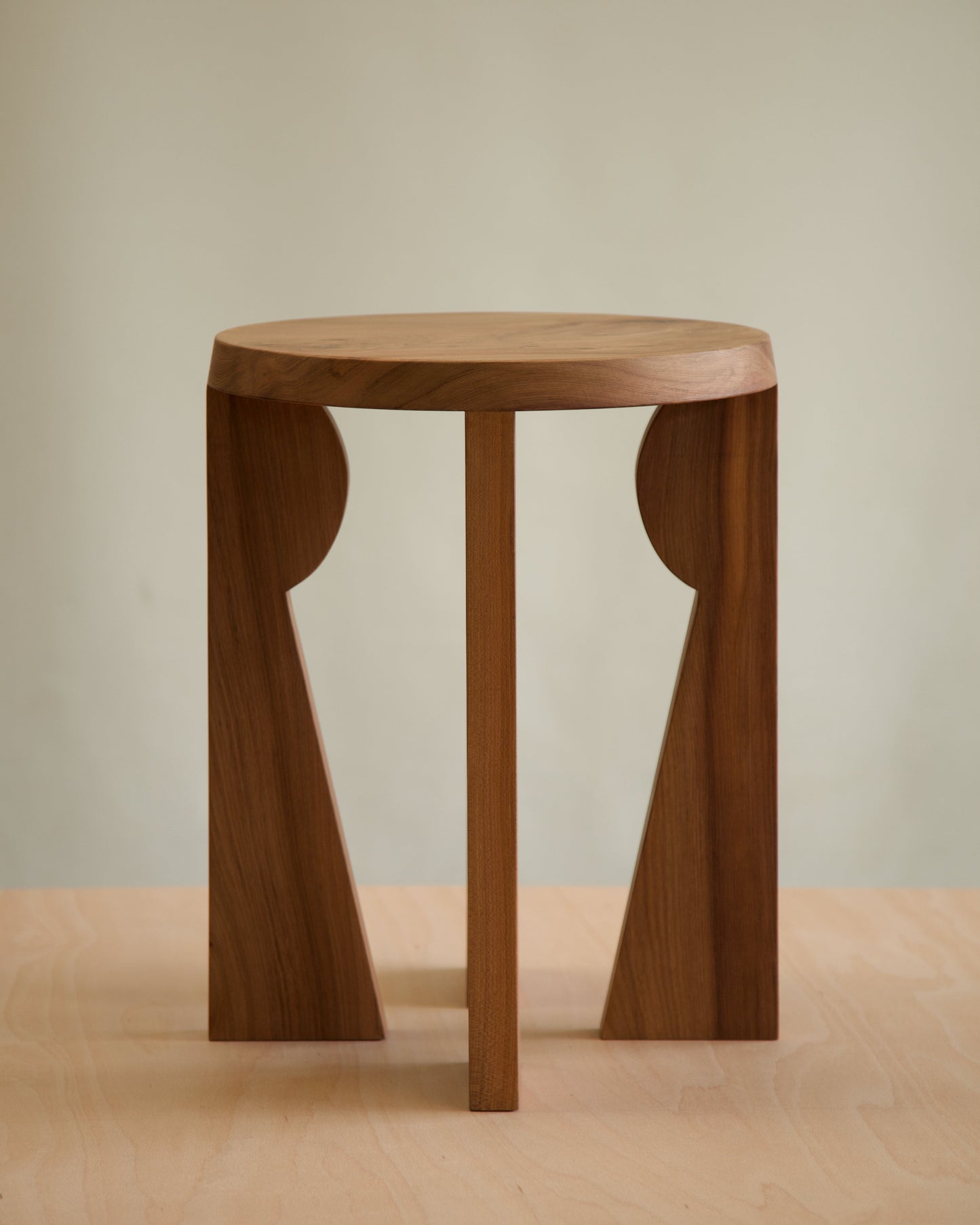 Figure Side Table 04 End Tables