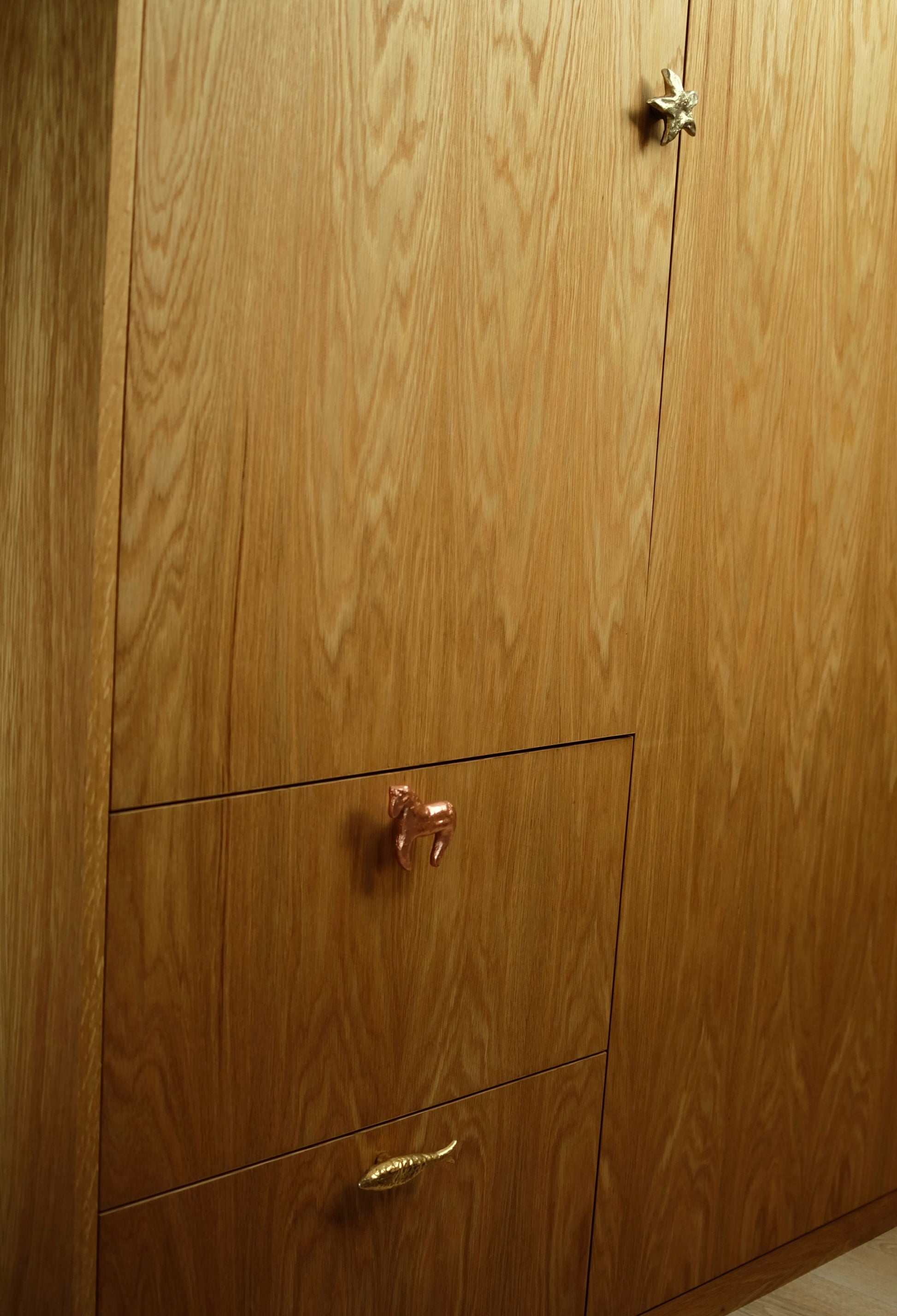 Fish Knob/Hook Hardware