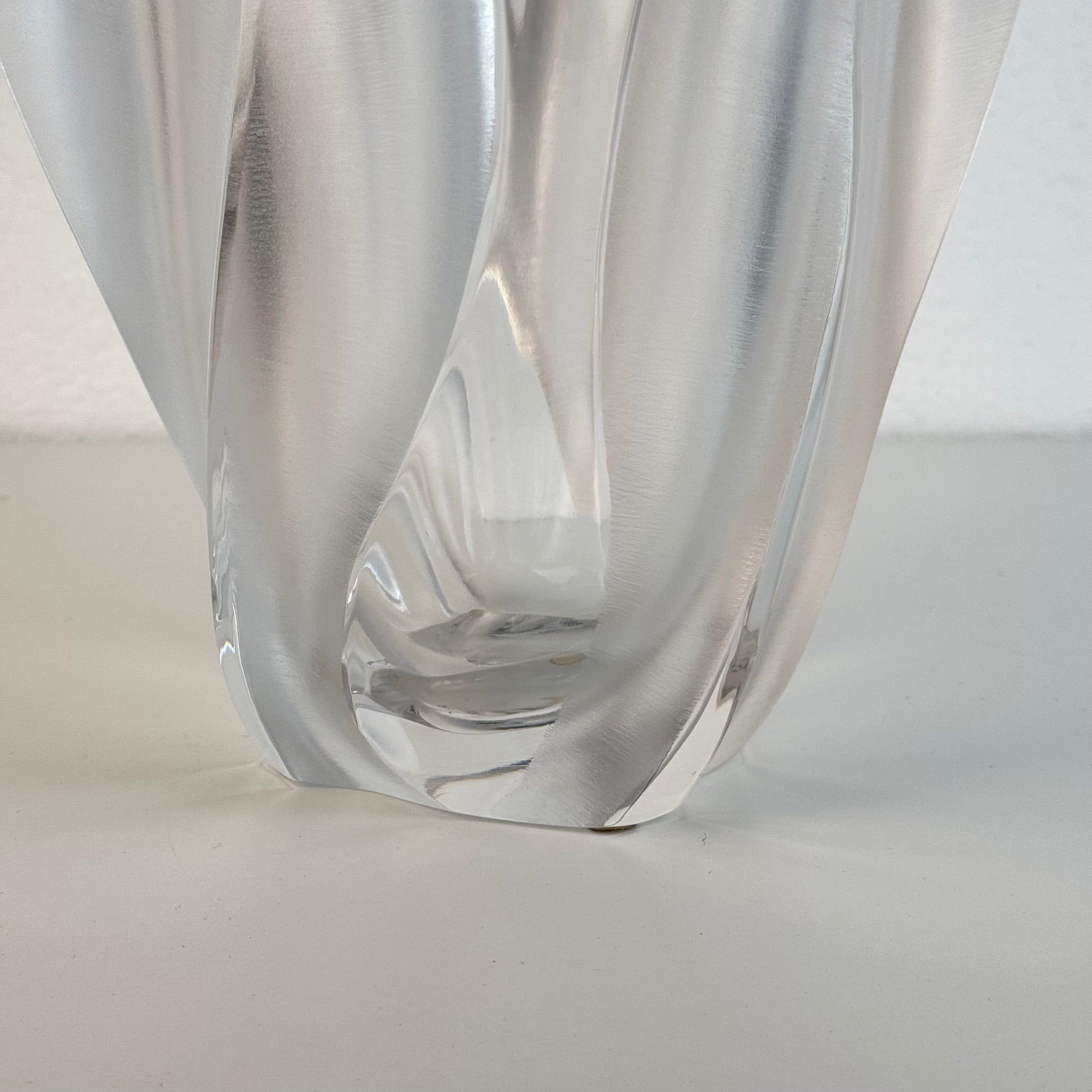 "Flamme" Crystal Vase by Lalique Paris, Signed, 1970s - Sculptural Flower Vase Vases