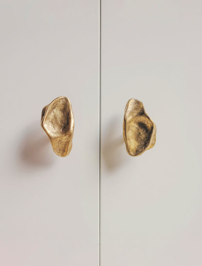 Flat Pinch Large Knob/Hook by Evaanna Hardware