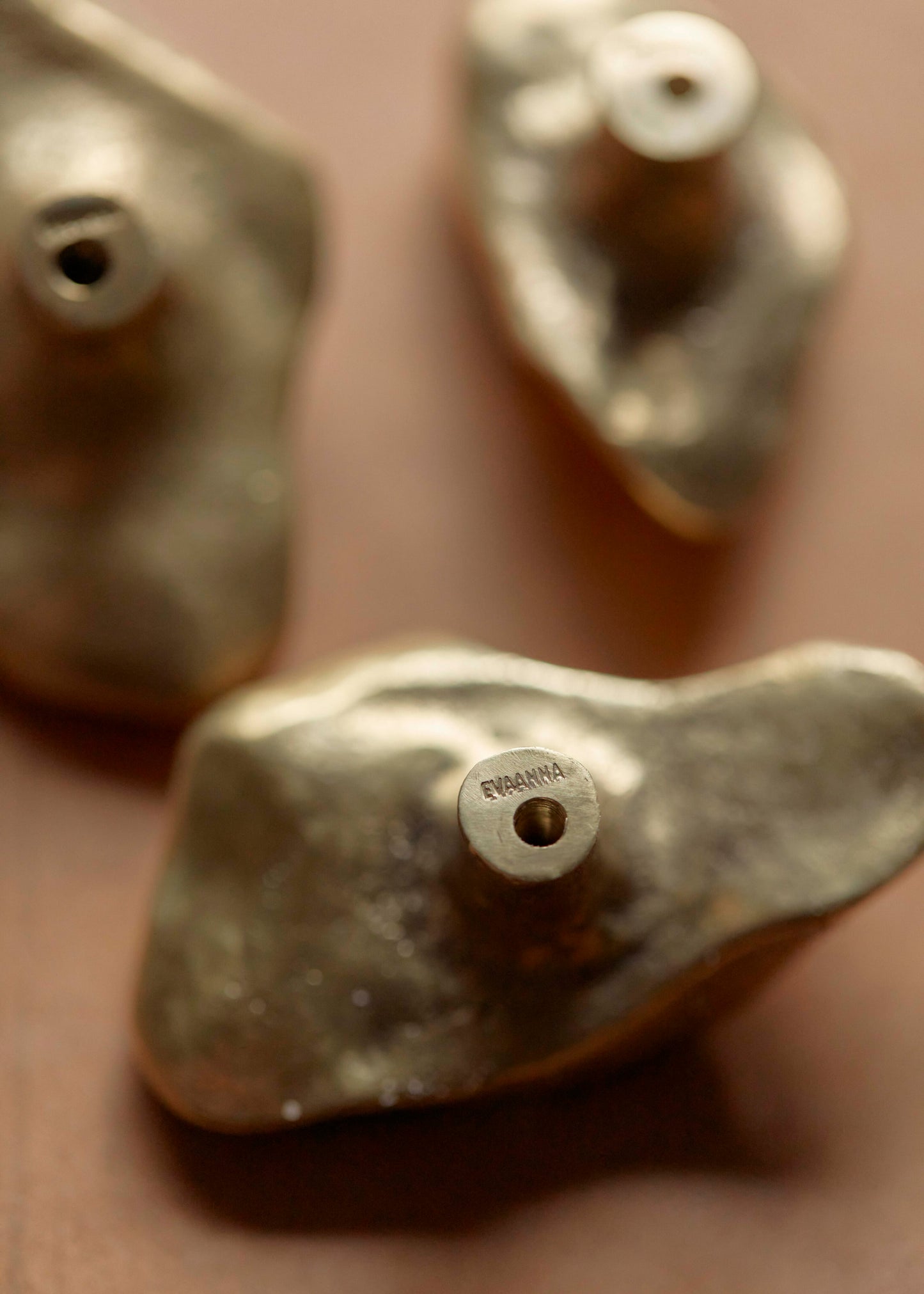 Flat Pinch Large Knob/Hook by Evaanna Hardware