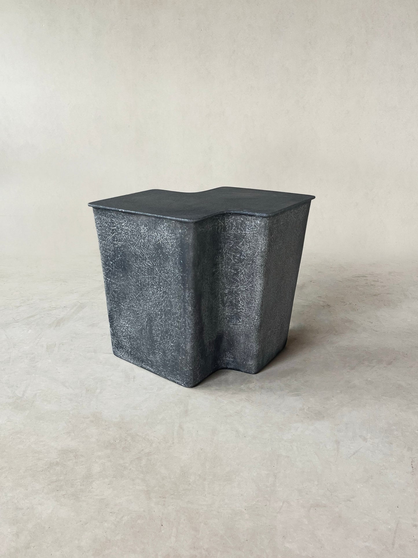 Clam Low Side Table by Vava Objects