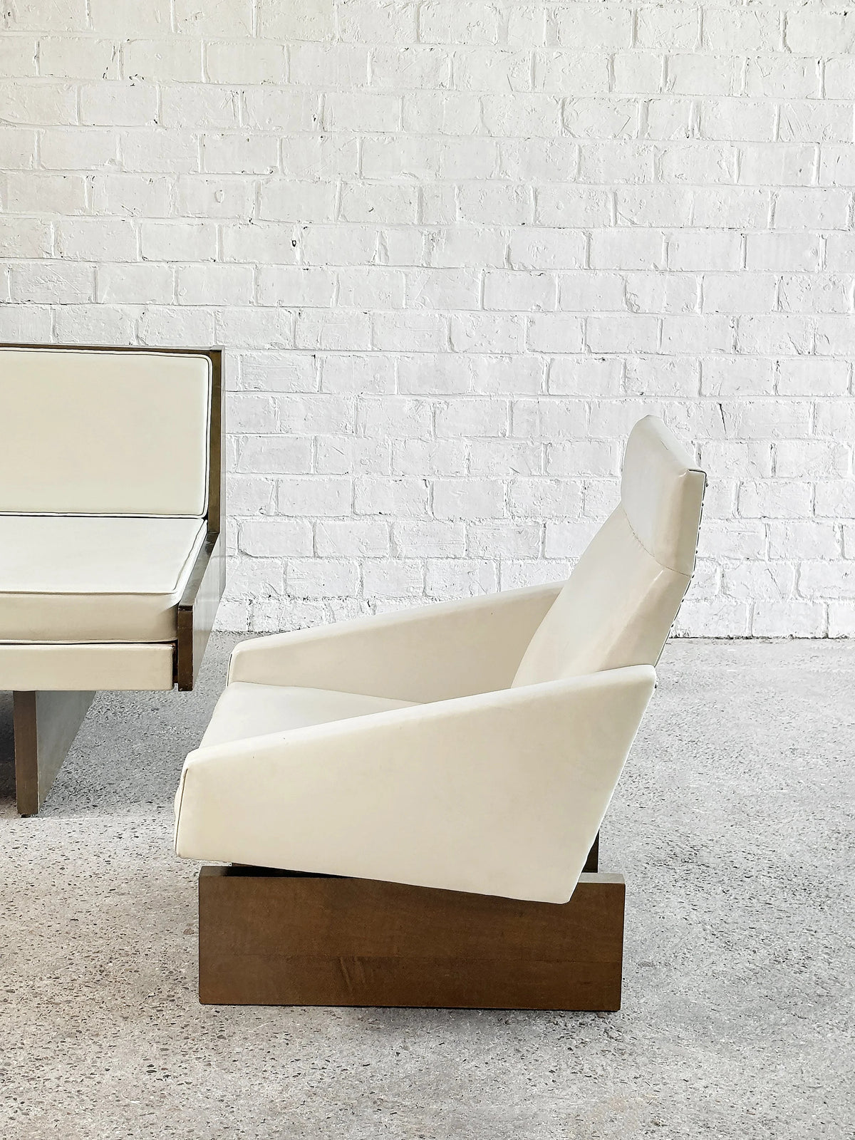French Modernist Living Room Sofa Set in White Leather, 1950s Chairs