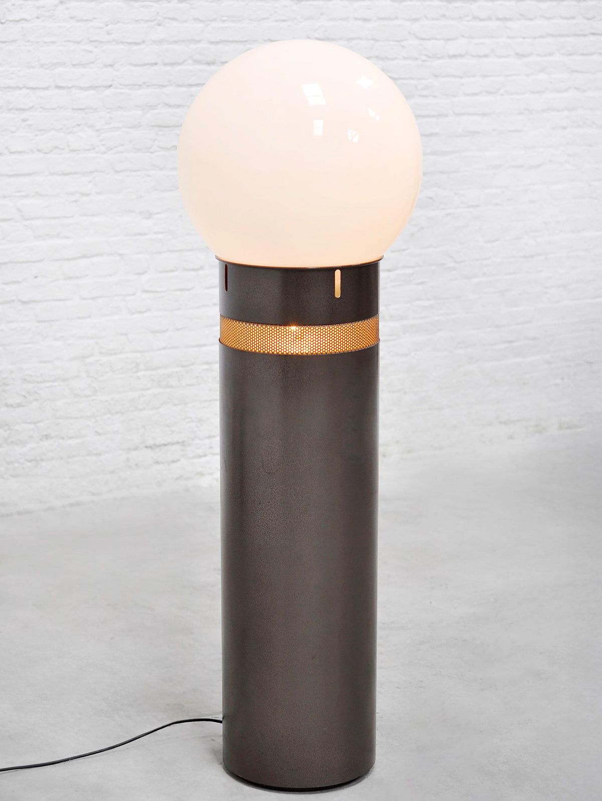 Gae Aulenti for Artemide, Italian 20th Century Oracolo Floor Lamp in Opaline Glass and Steel Floor Lamps