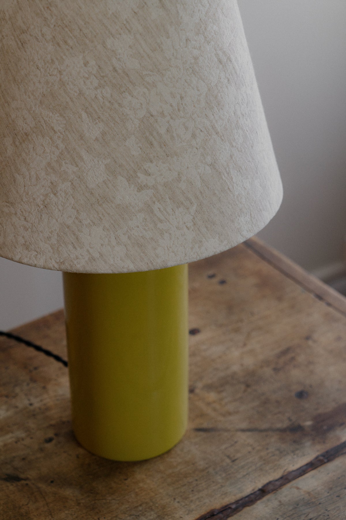Giro Table Lamp in Chartreuse Florale, close up of the base and shade