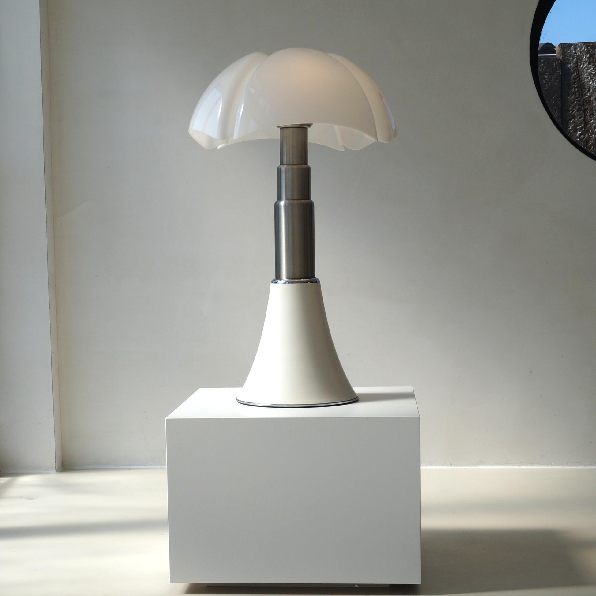 Grande Pipistrello by Gae Aulenti for Martinelli Luce, 1980s Table Lamps