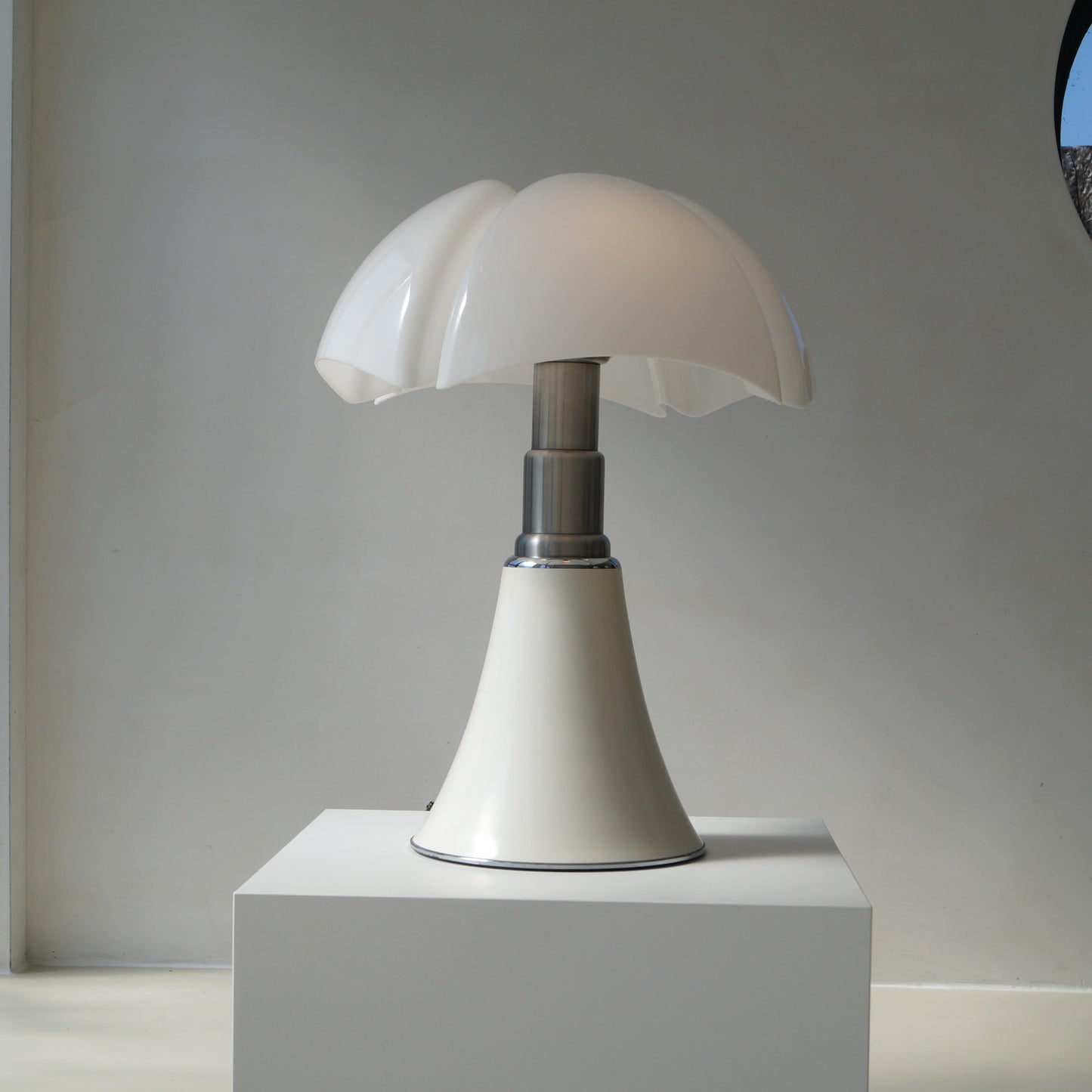 Grande Pipistrello by Gae Aulenti for Martinelli Luce, 1980s Table Lamps