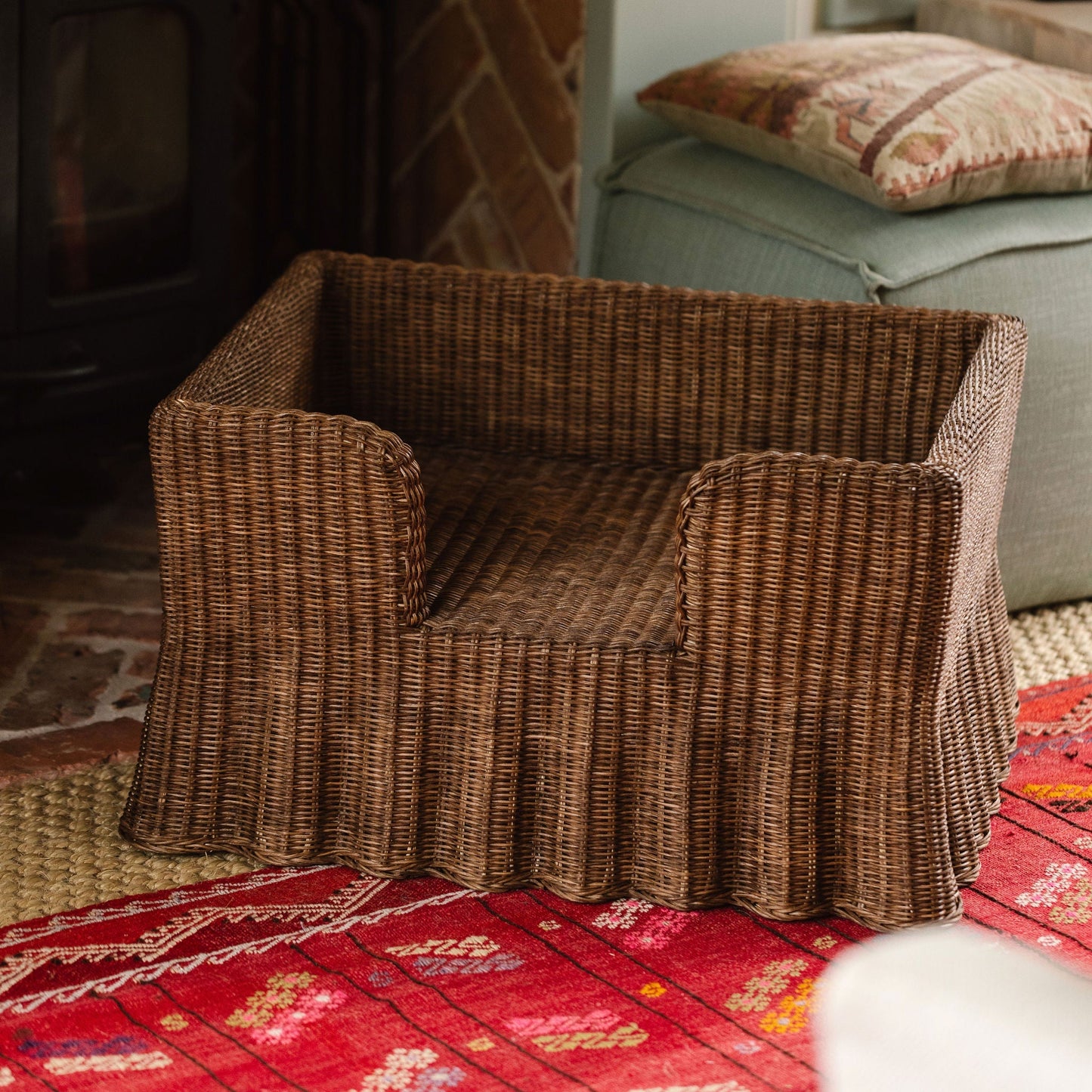 Lassie Rattan Wavy Dog Bed Pets