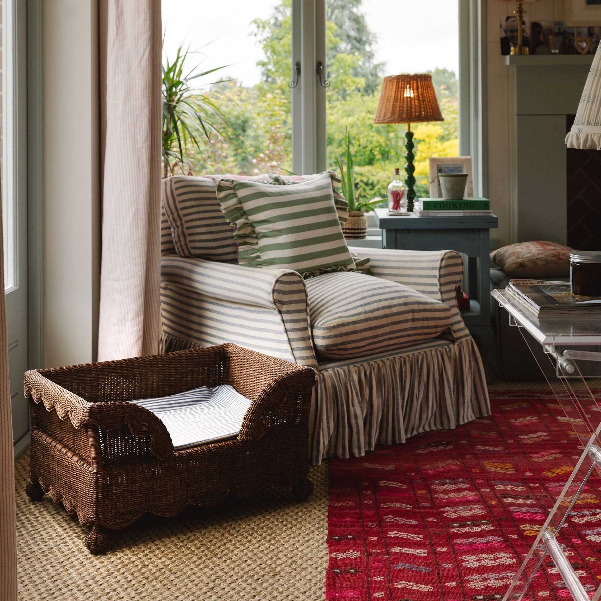 Ziggy Rattan Scalloped Dog Bed Pets