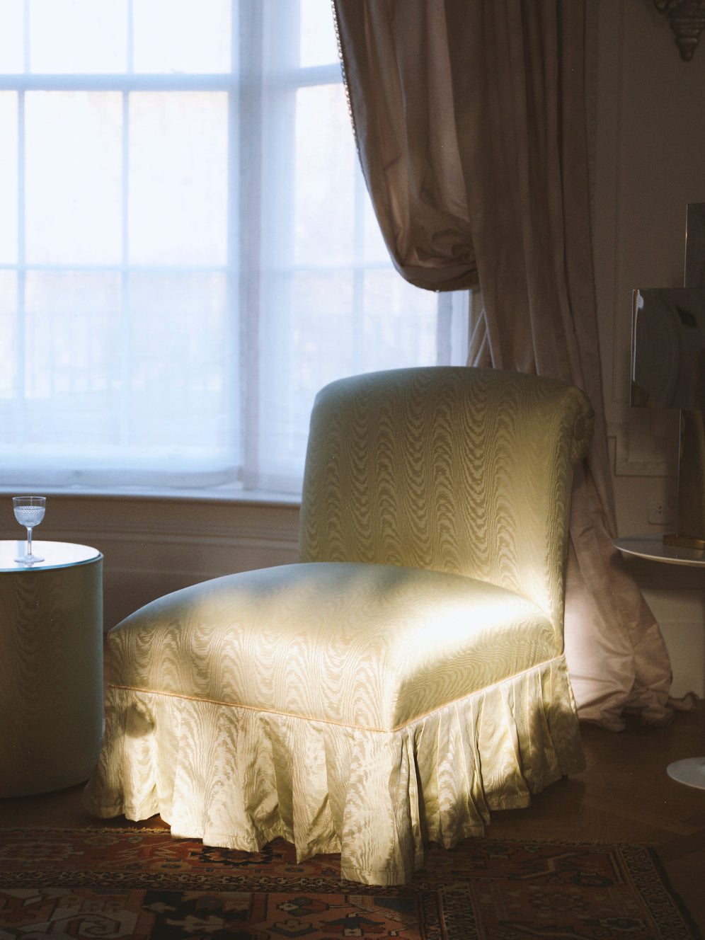 Hestia Slipper Chair Chairs