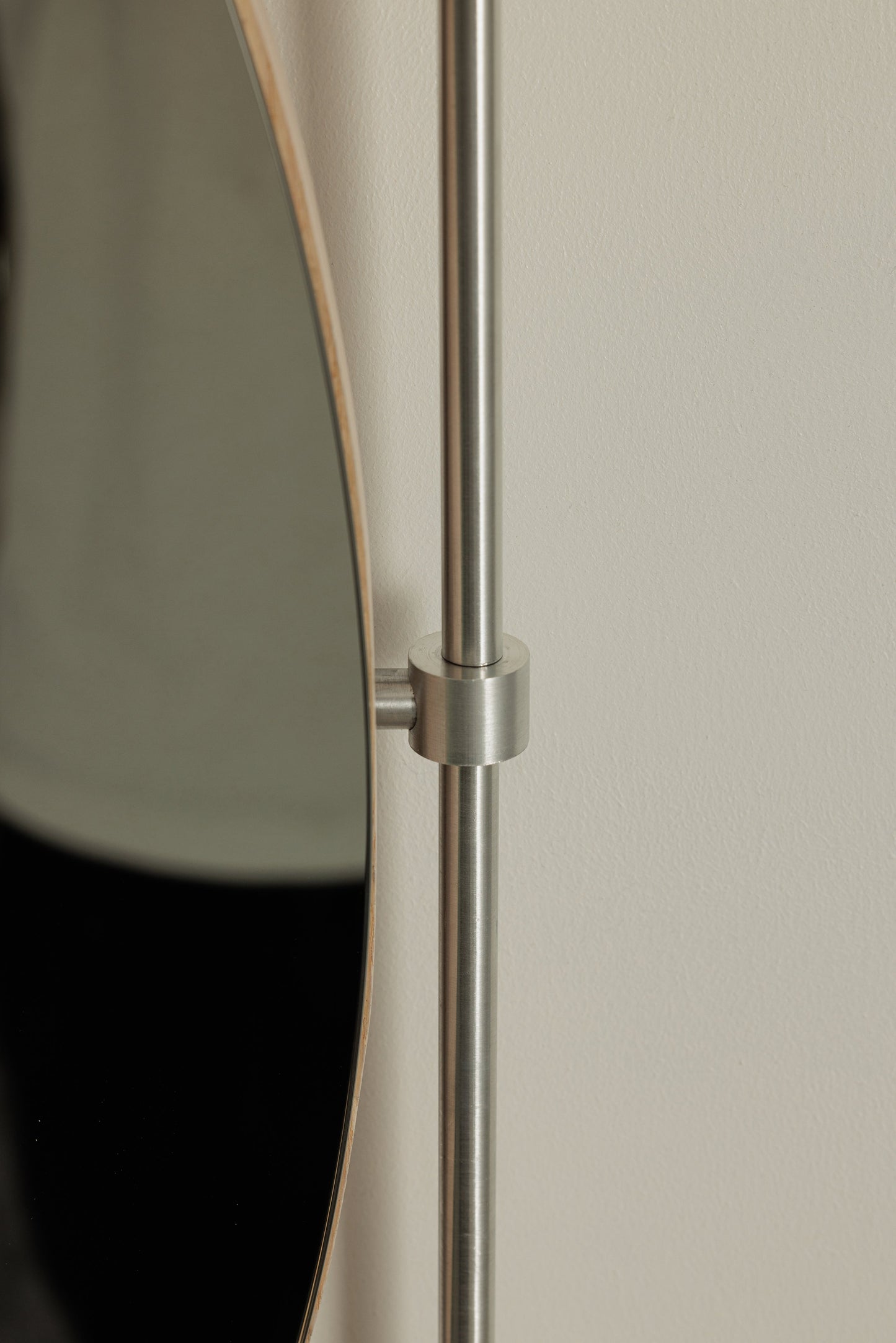 Hour Briar Wall Mirror Mirrors