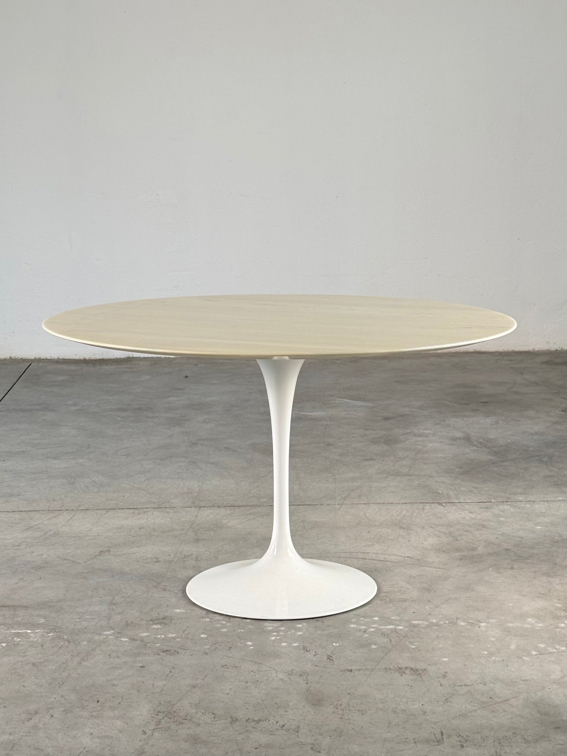 Iconic "Tulip" Dining Room Table by Eero Saarinen for Knoll International, Italy, 1960s Dining Tables