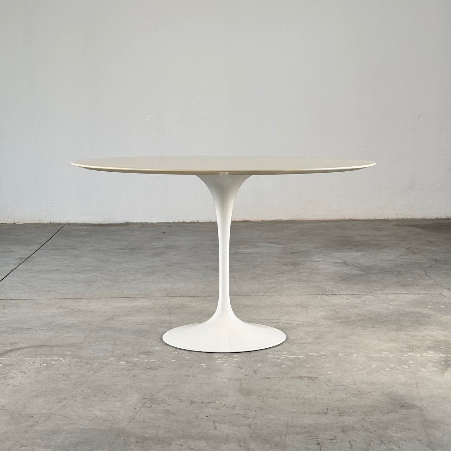Iconic "Tulip" Dining Room Table by Eero Saarinen for Knoll International, Italy, 1960s Dining Tables