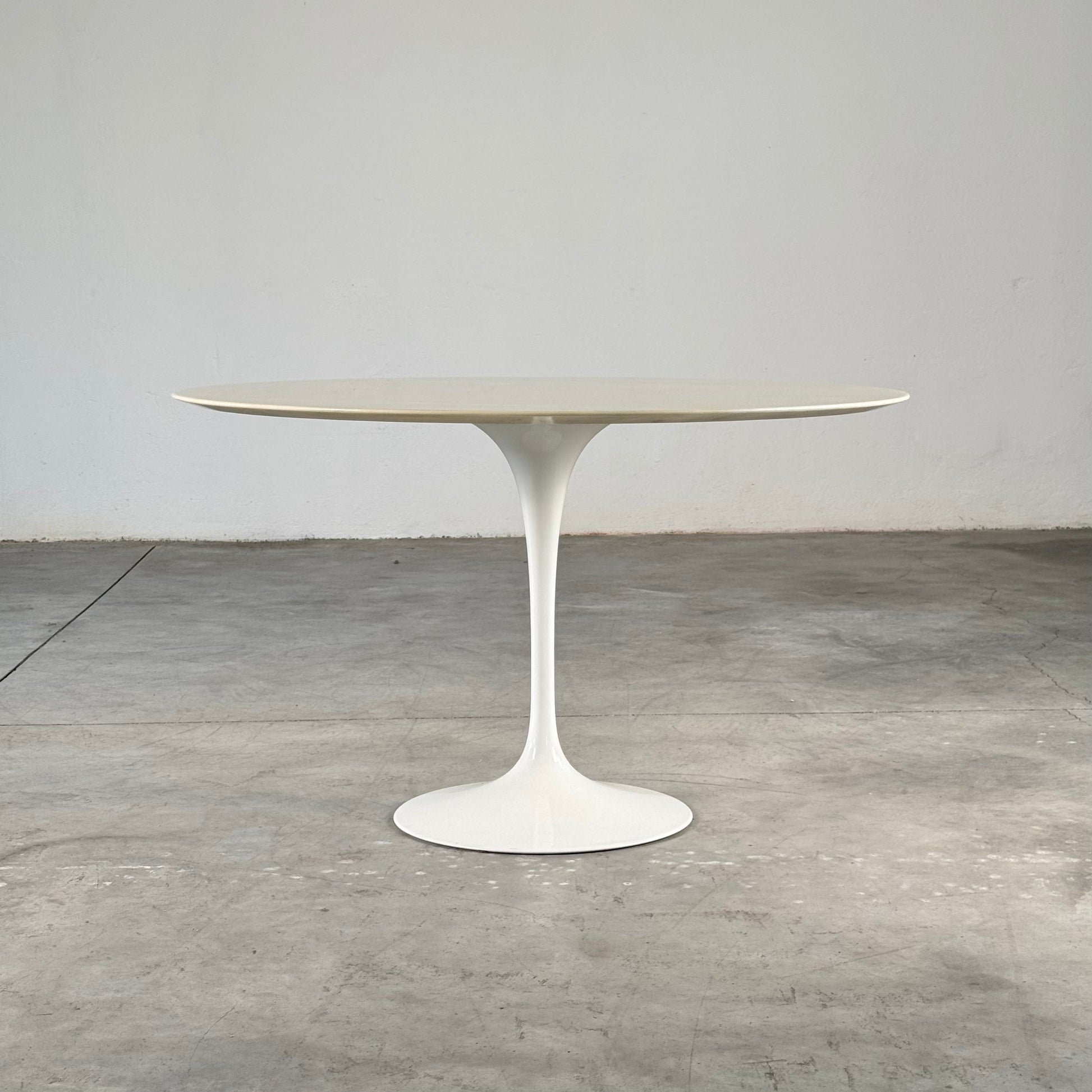 Iconic "Tulip" Dining Room Table by Eero Saarinen for Knoll International, Italy, 1960s Dining Tables