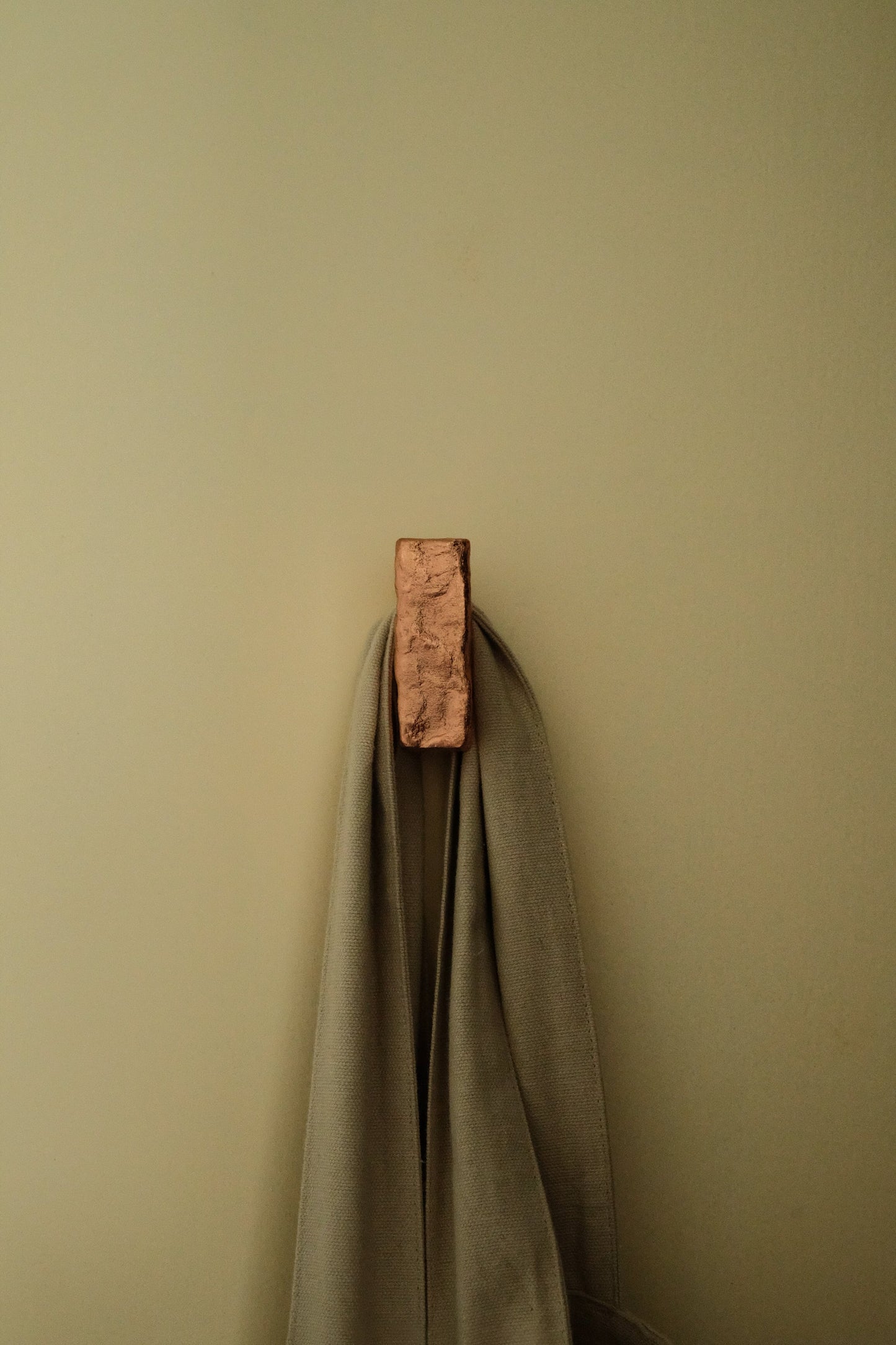 Isle Knob/Hook - Medium Hardware