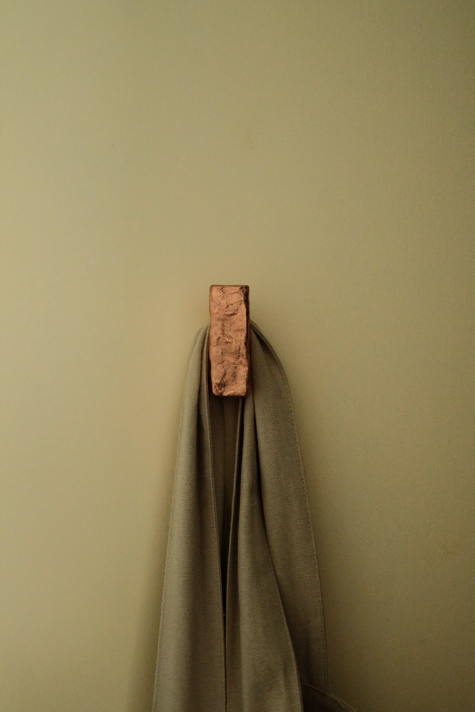 Isle Knob/Hook - Medium Hardware