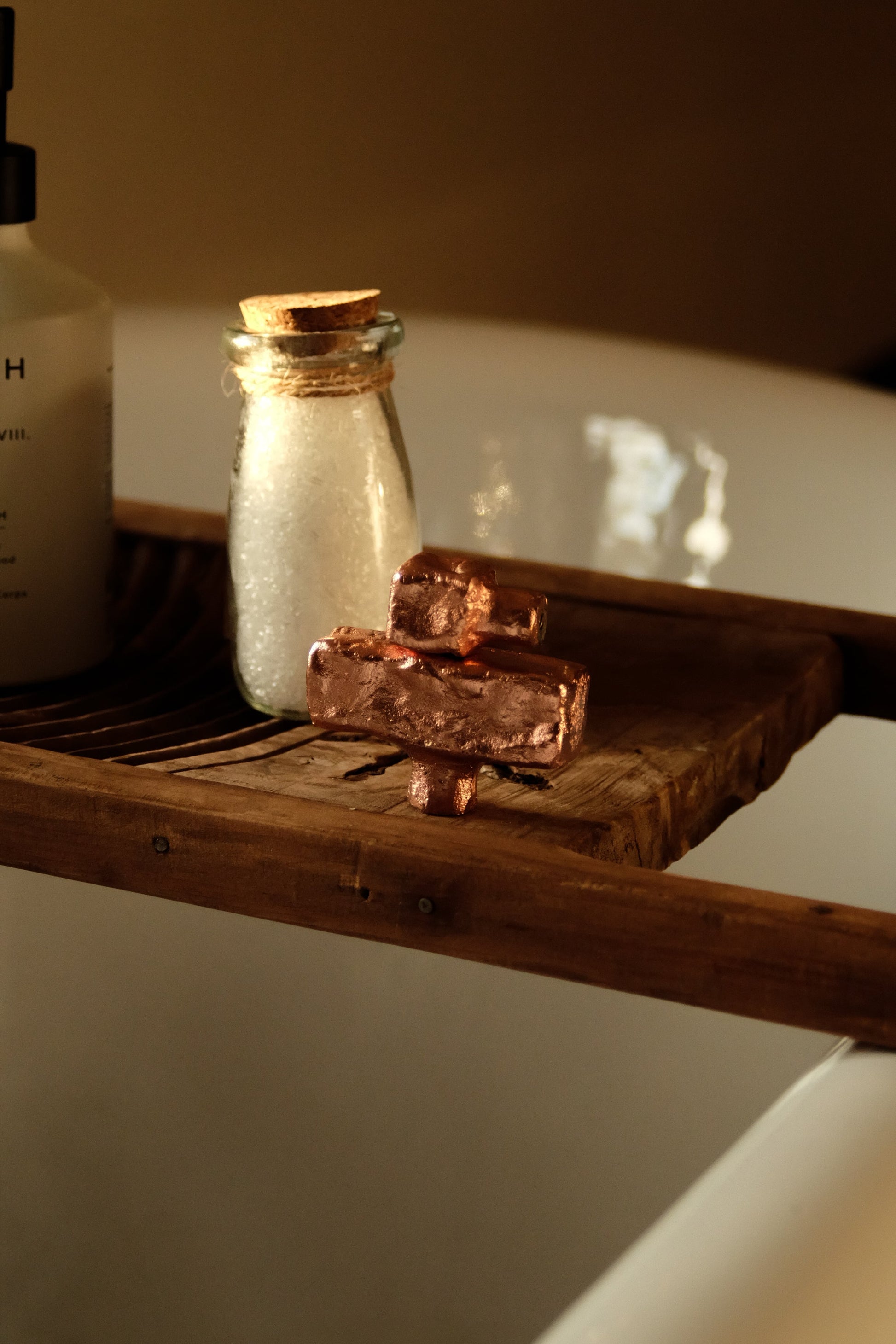 Isle Knob/Hook - Medium Hardware