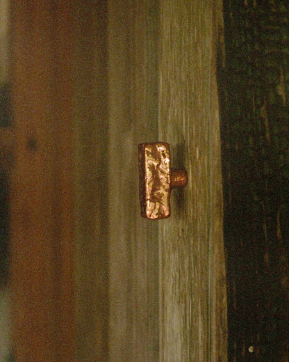 Isle Knob/Hook - Medium Hardware