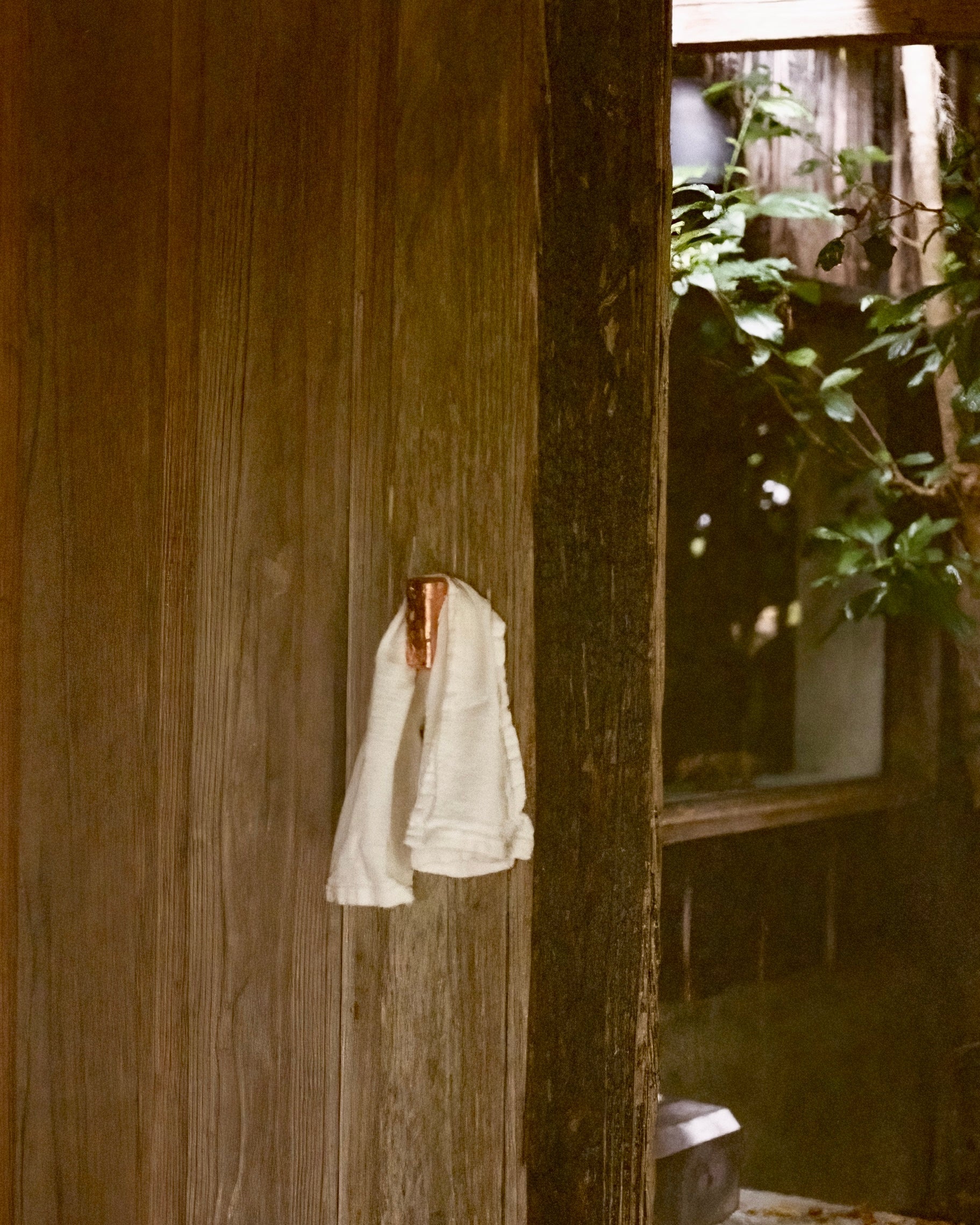 Isle Knob/Hook - Medium Hardware