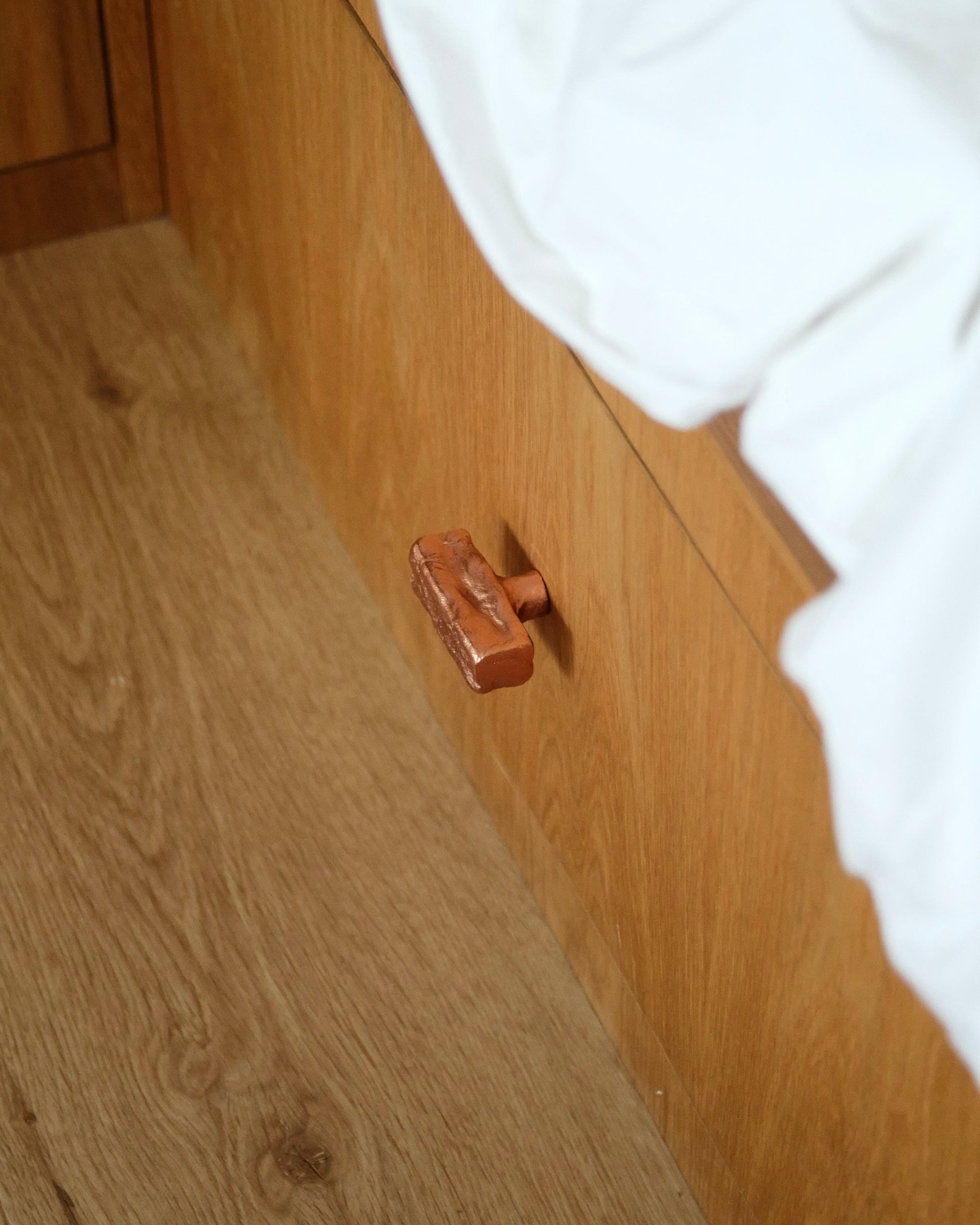 Isle Knob/Hook - Medium Hardware