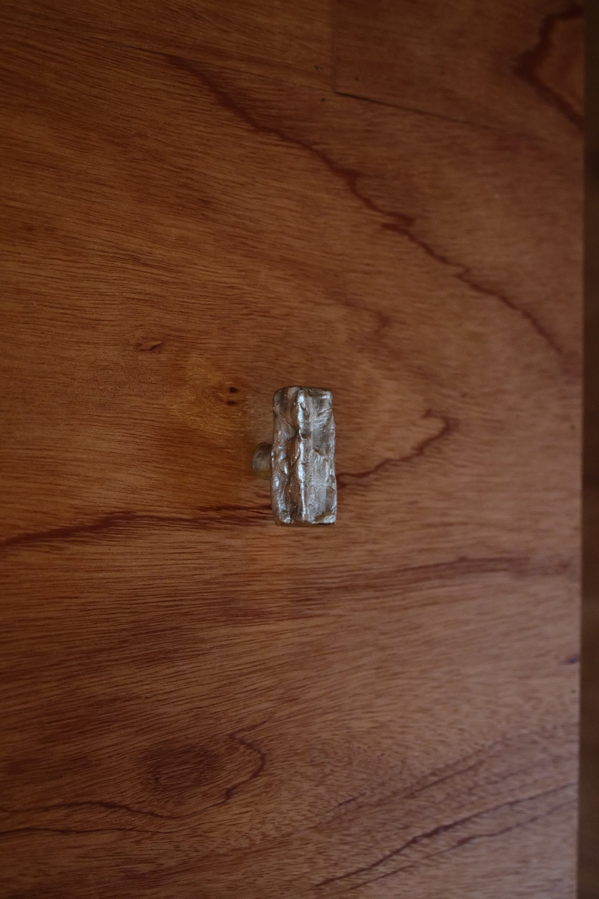 Isle Knob/Hook - Medium Hardware