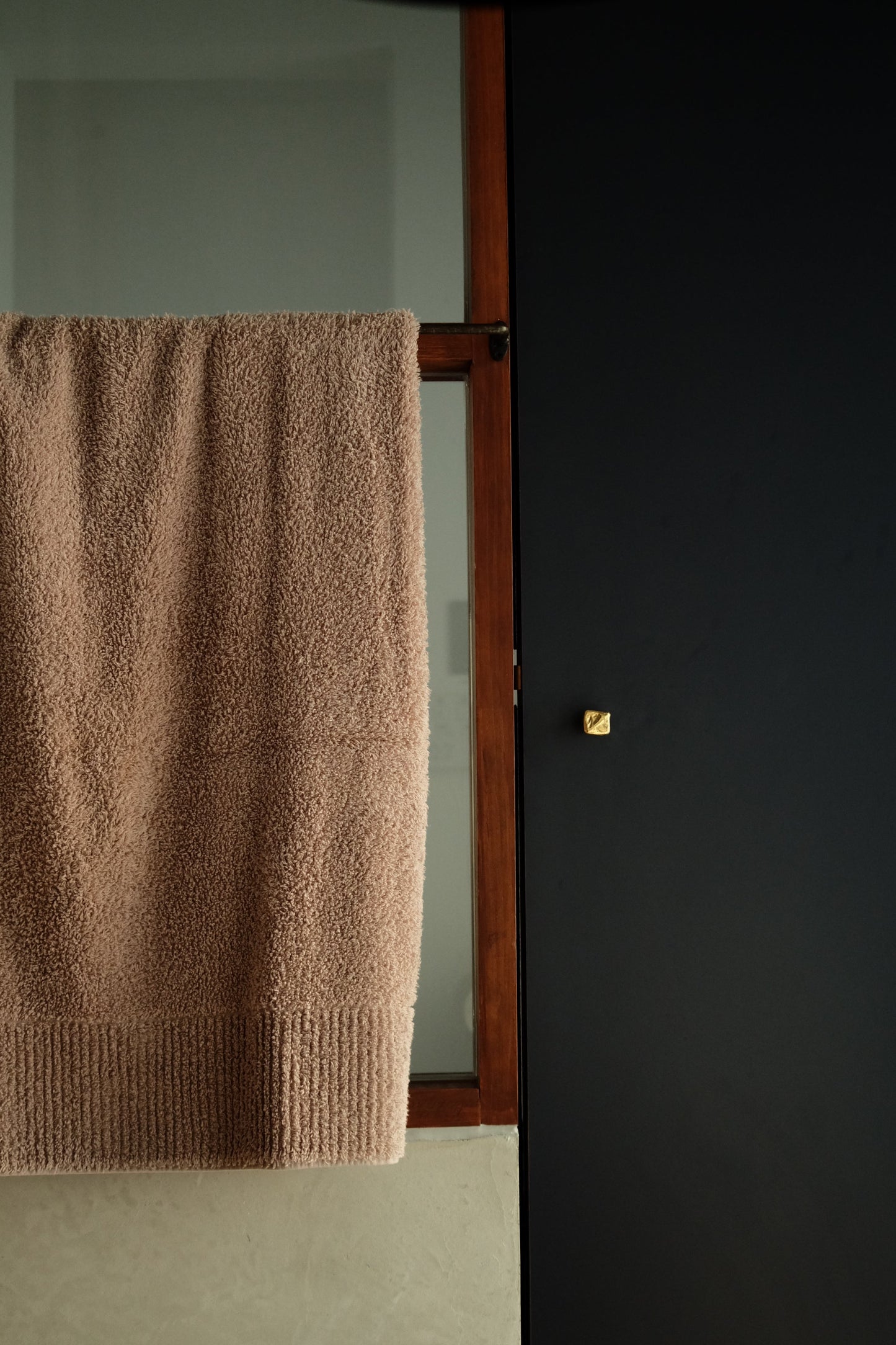 Isle Knob/Hook - Small Hardware