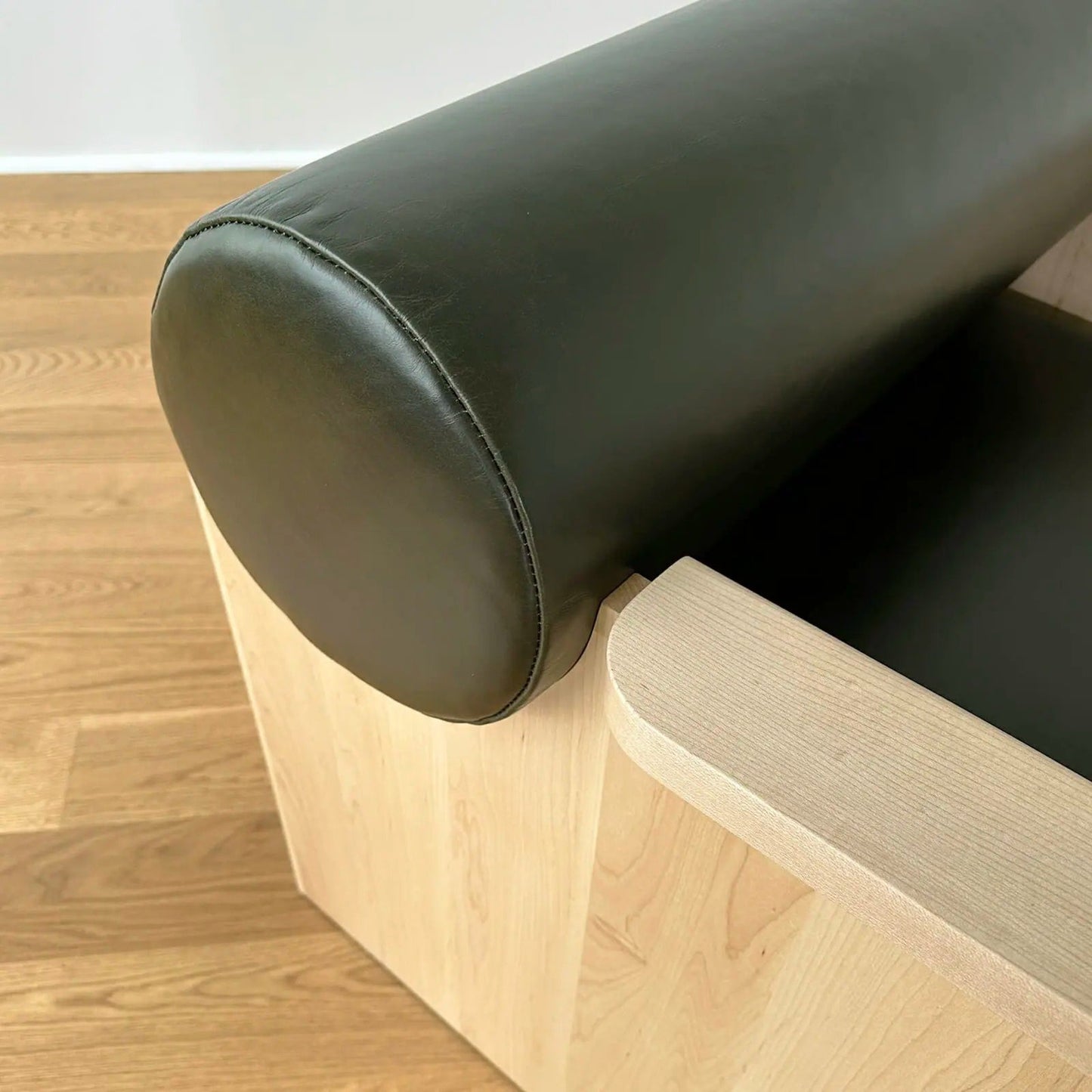 June Lounge Chair Chairs