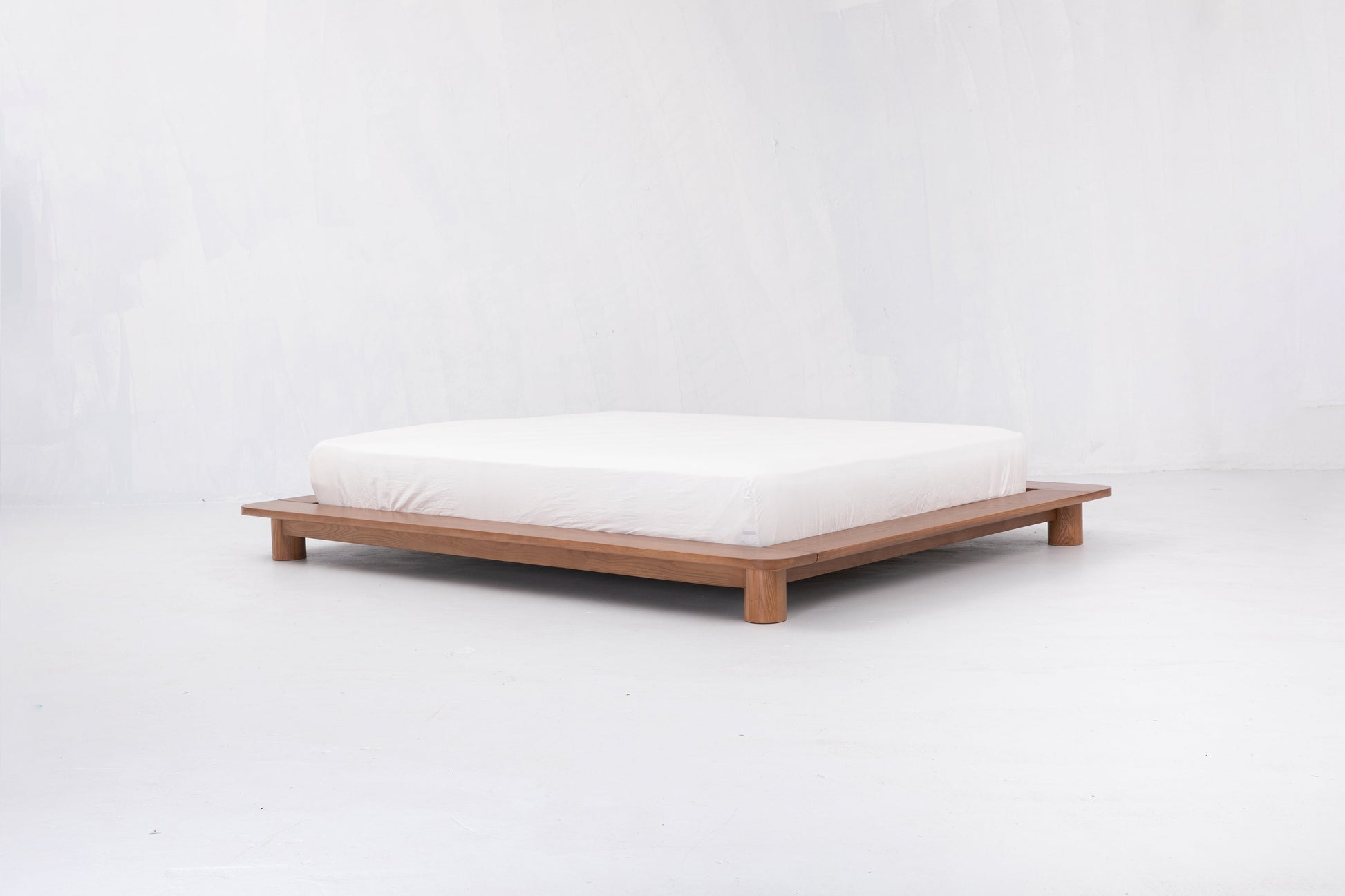 Kiral Platform Bed in Sienna Beds