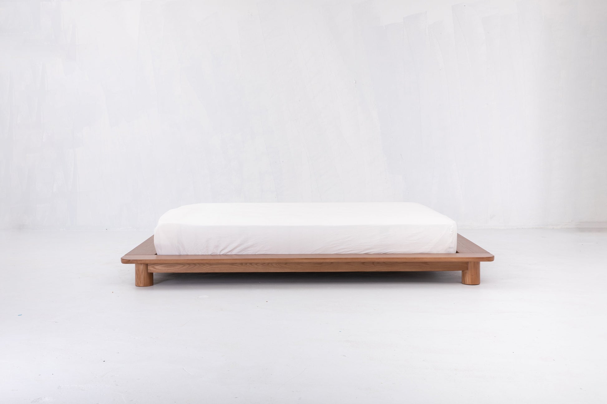 Kiral Platform Bed in Sienna Beds