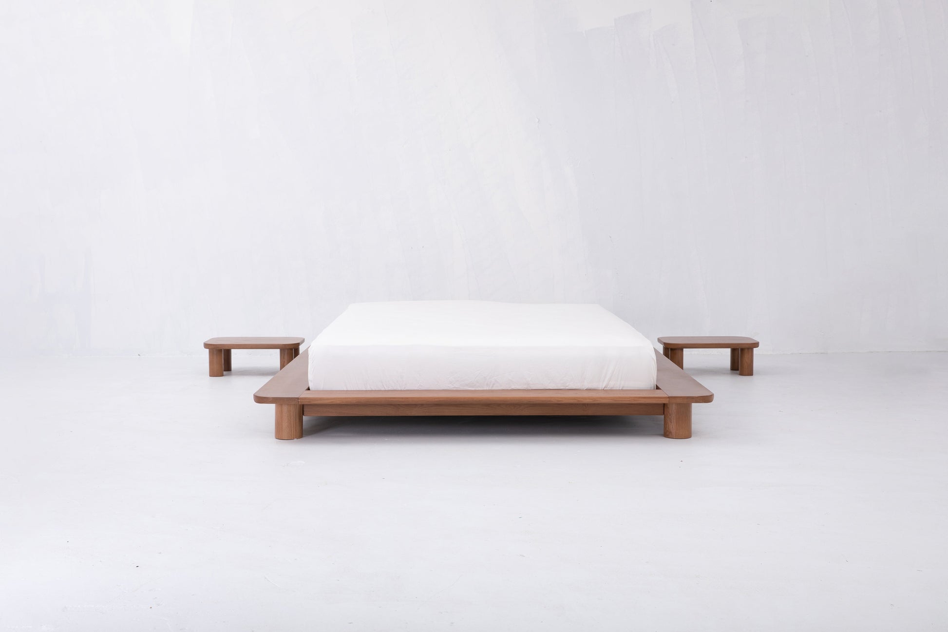 Kiral Platform Bed in Sienna Beds