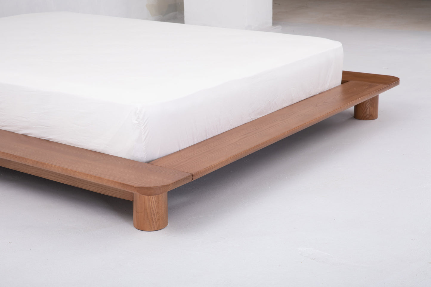 Kiral Platform Bed in Sienna Beds