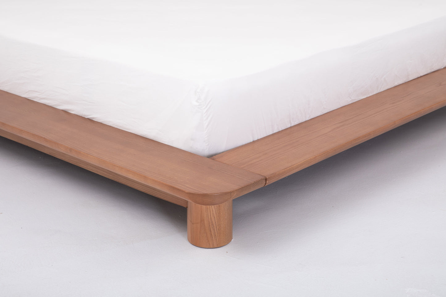 Kiral Platform Bed in Sienna Beds